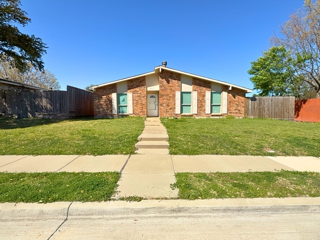 8917 Vernon Drive Rowlett TX 75088