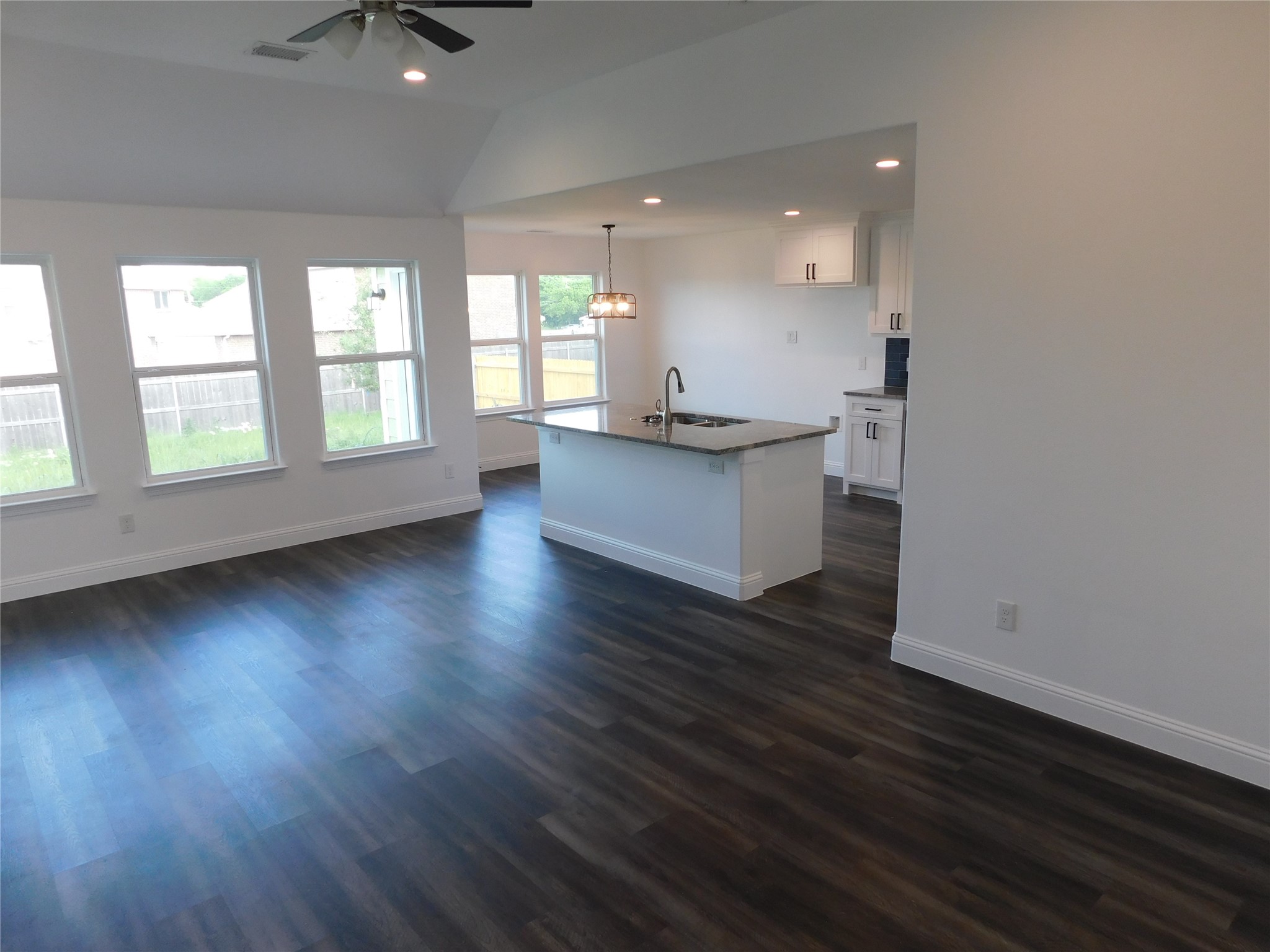3100 S Cardinal Street Ennis TX 75119