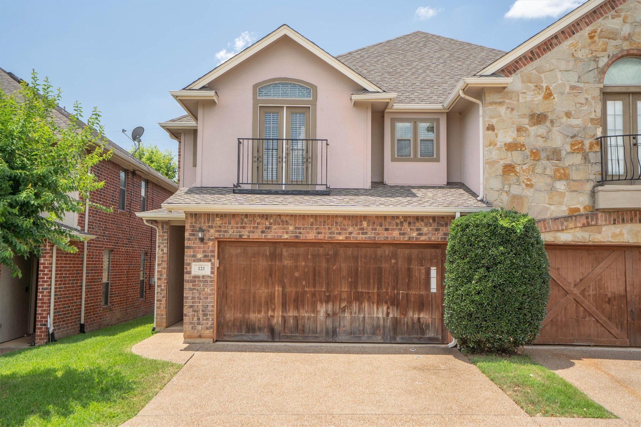 121 Corinna Court Hurst TX 76053