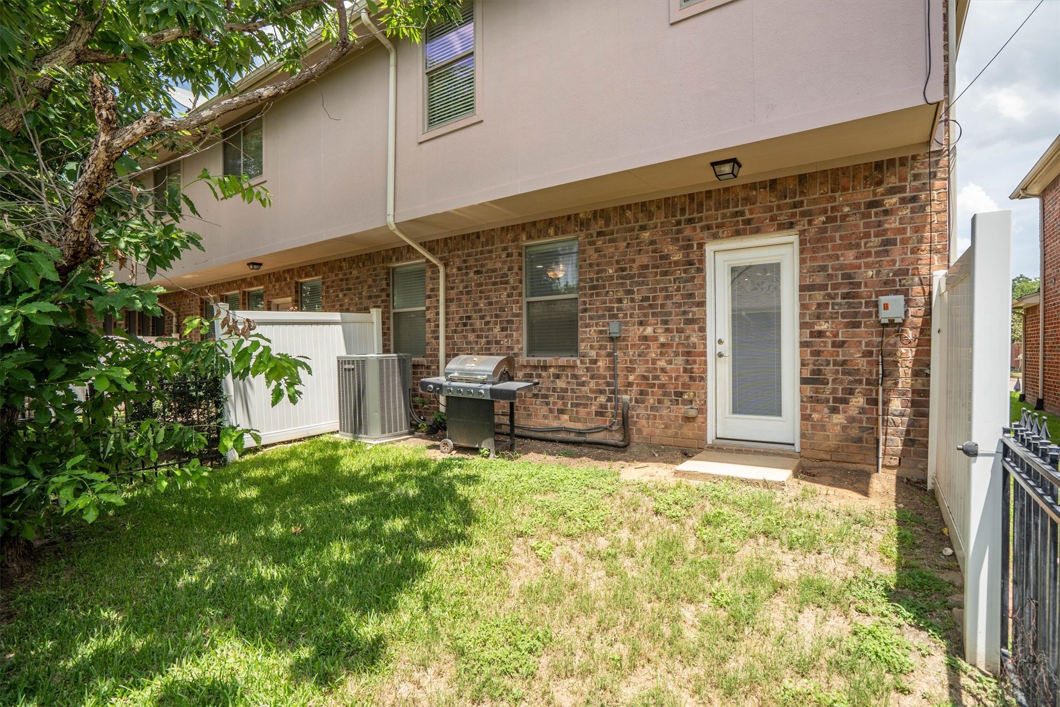 121 Corinna Court Hurst TX 76053