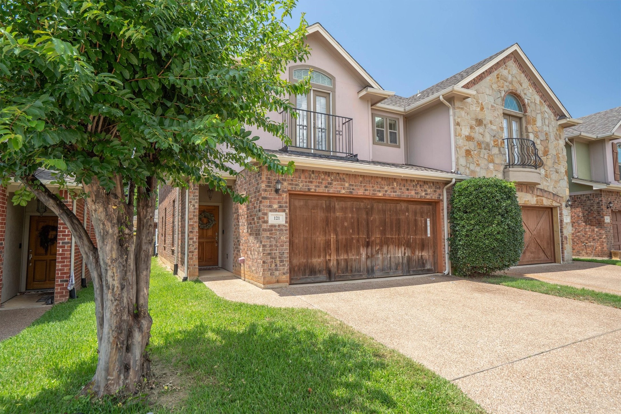 121 Corinna Court Hurst TX 76053