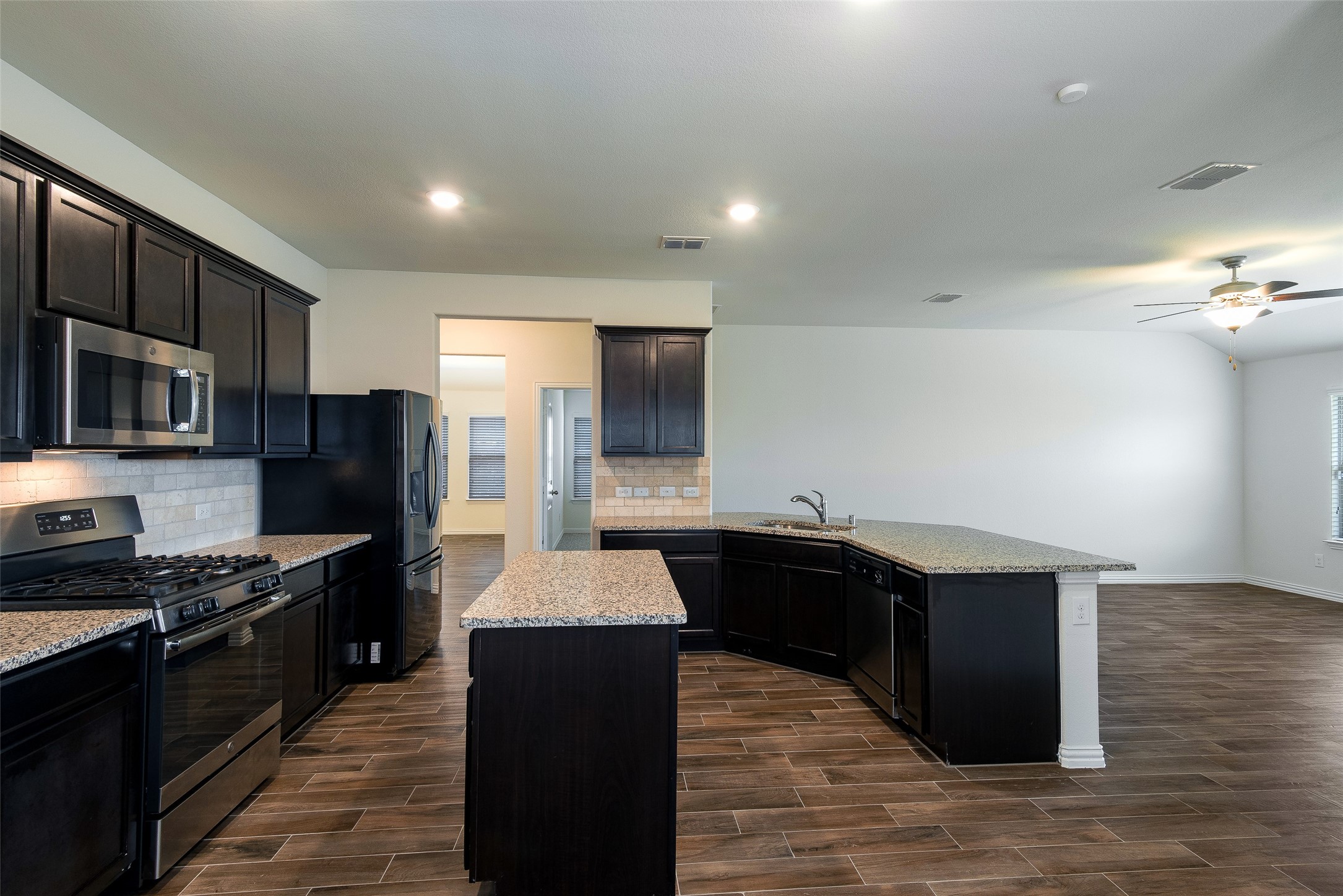 913 Rosewood Street Princeton TX 75407