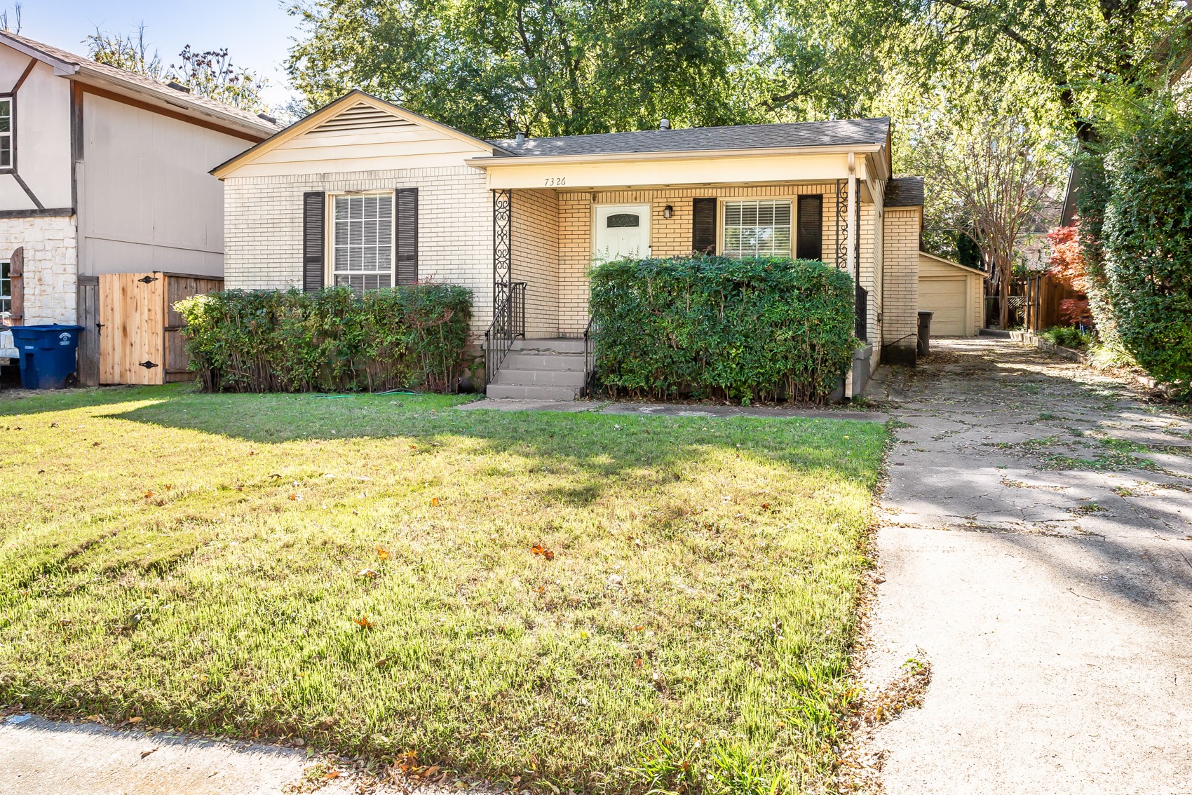 7326 Casa Loma Avenue Dallas TX 75214