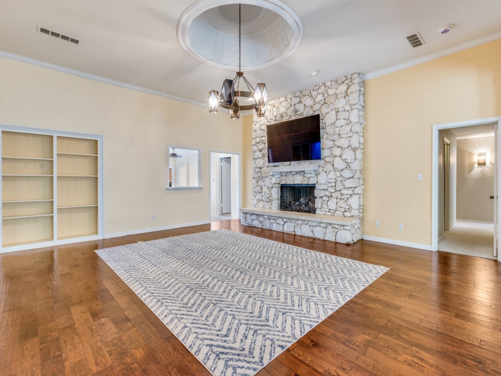 9141 Loma Vista Drive Dallas TX 75243