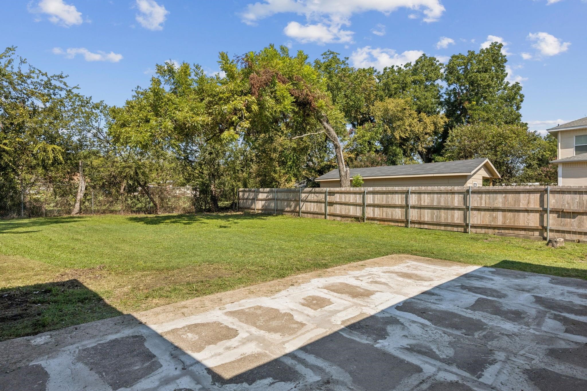 303 N Delphine Street Terrell TX 75160