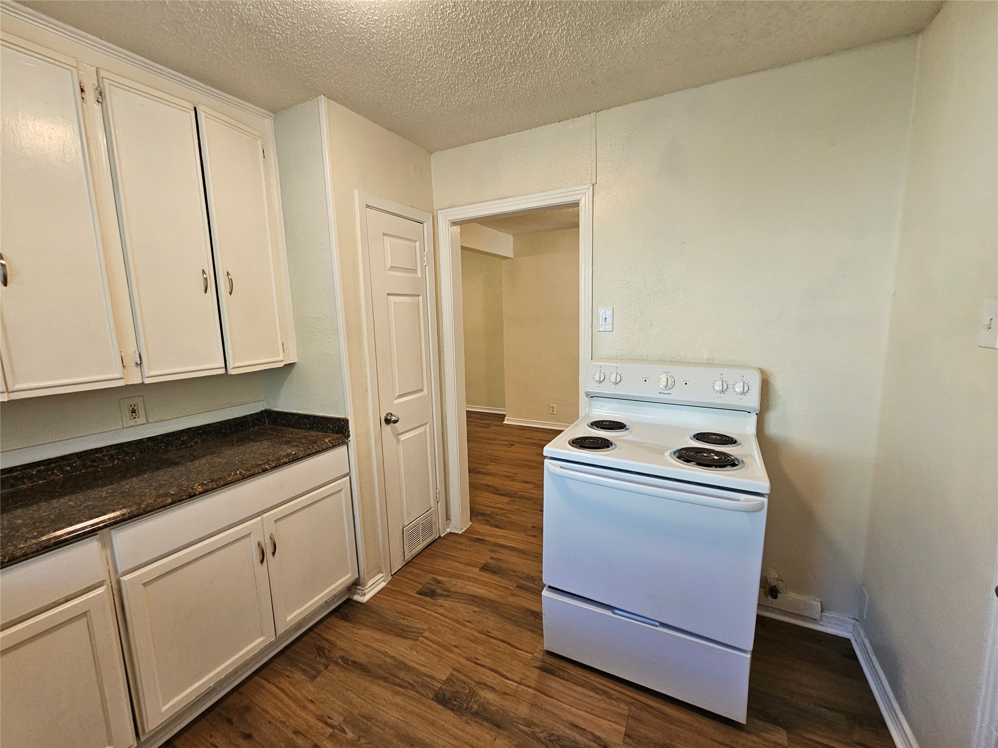 6540 Hollis Avenue Dallas TX 75227