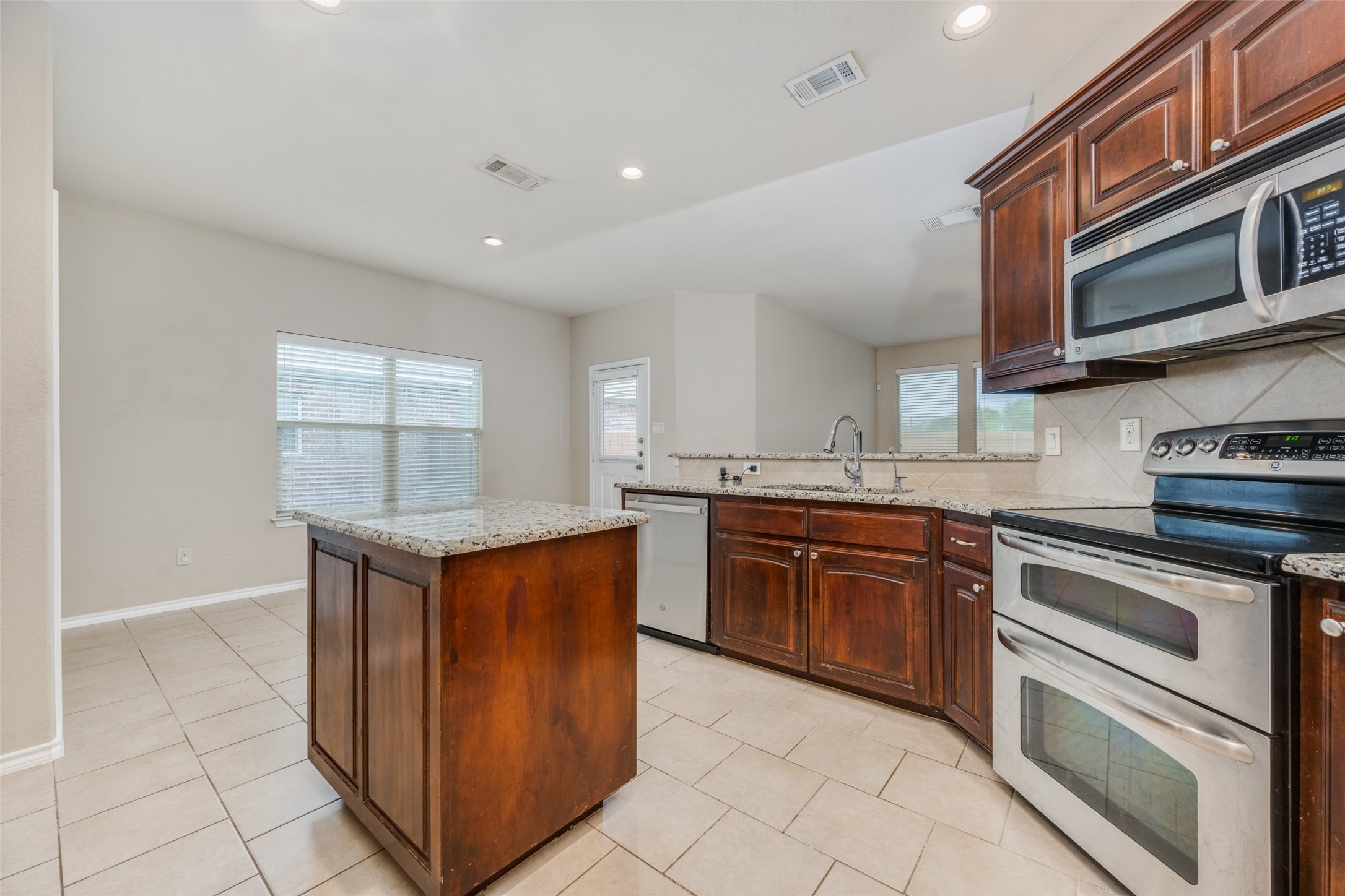 4512 Remuda Lane Denton TX 76226
