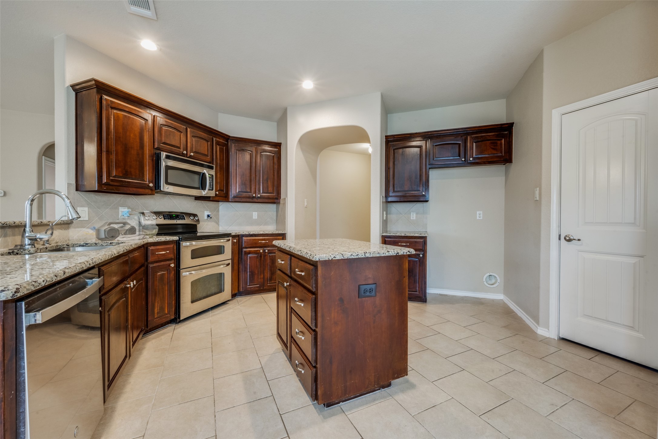 4512 Remuda Lane Denton TX 76226