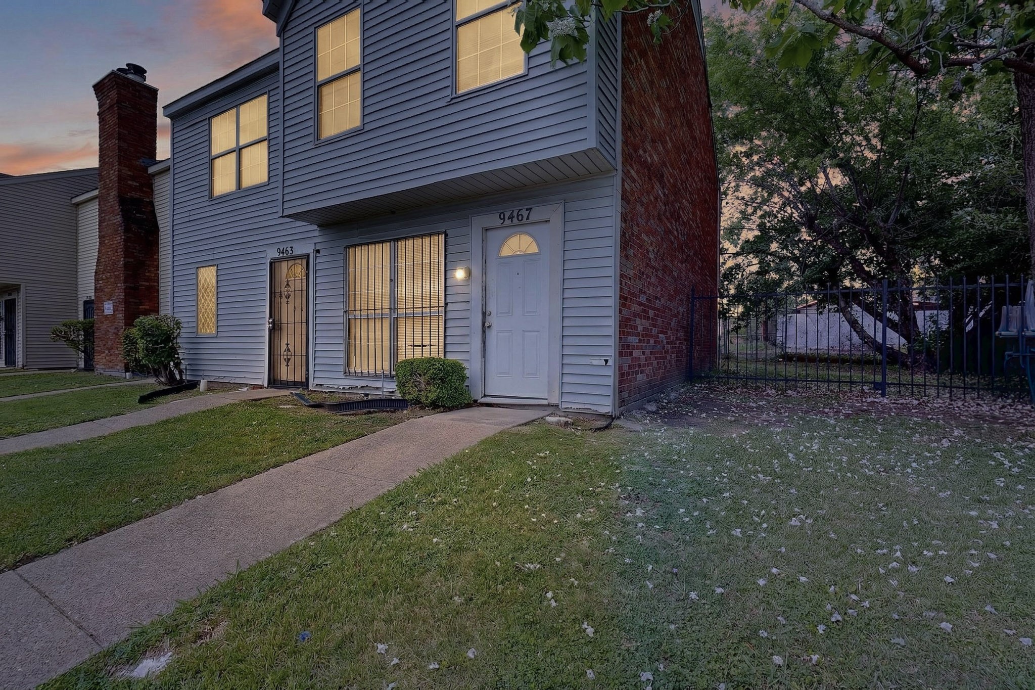 9467 Olde Towne Row Dallas TX 75227
