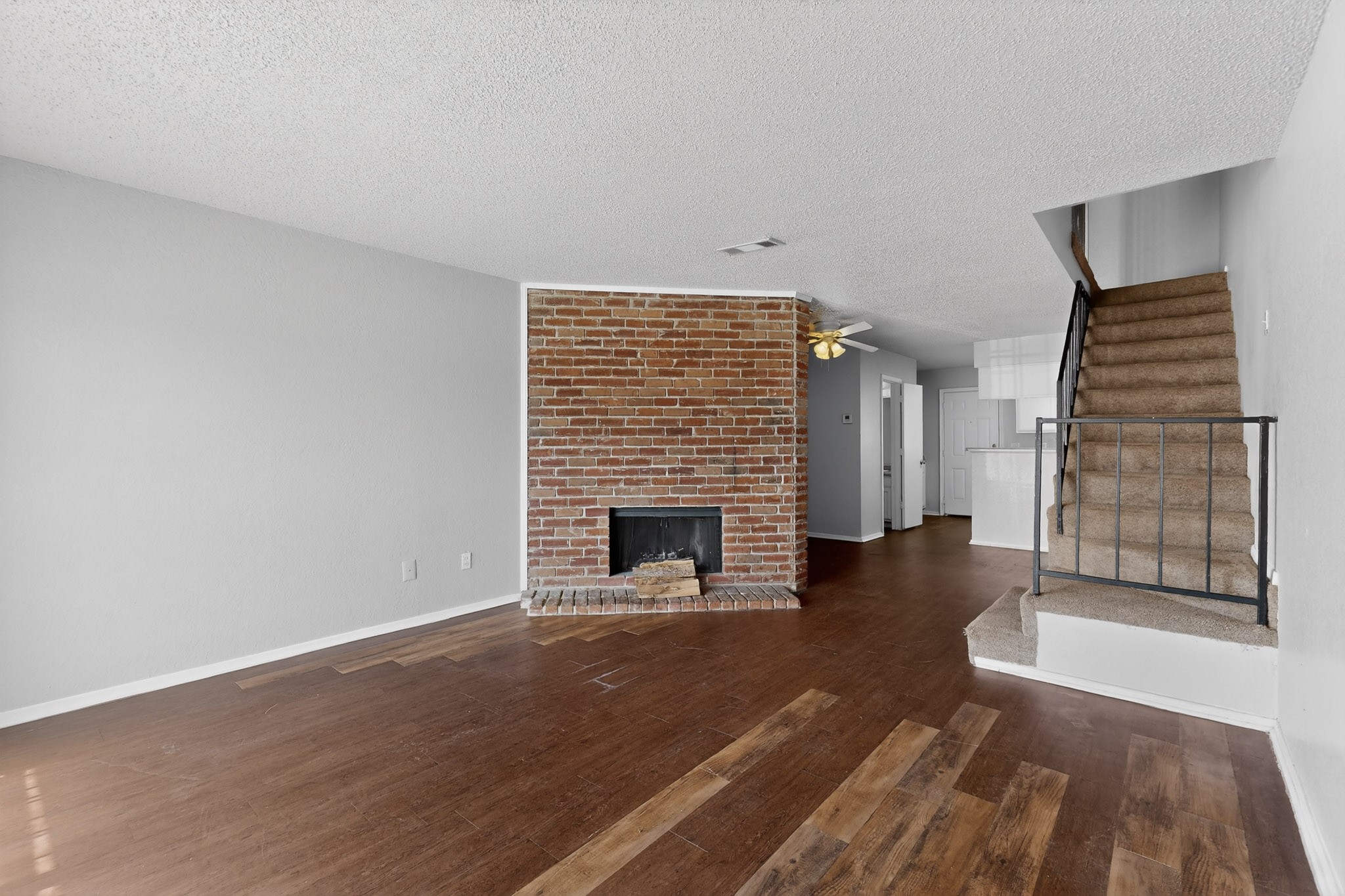 9467 Olde Towne Row Dallas TX 75227