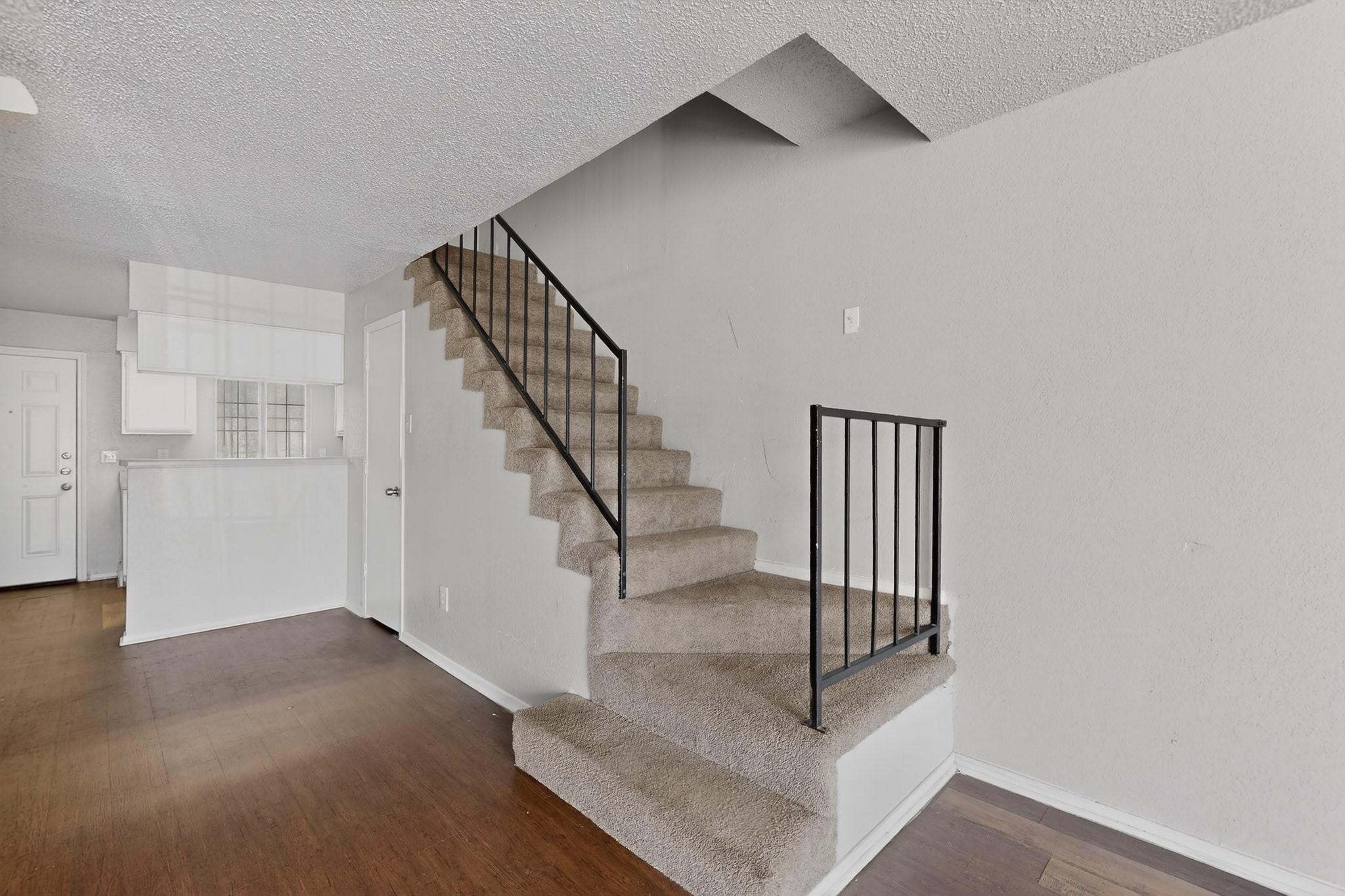 9467 Olde Towne Row Dallas TX 75227