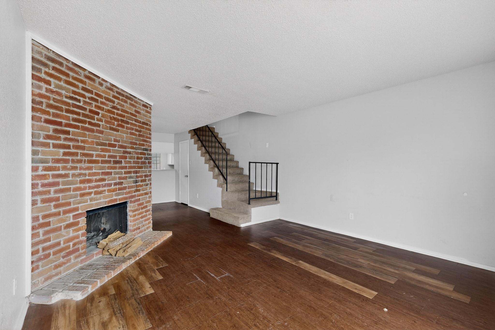 9467 Olde Towne Row Dallas TX 75227