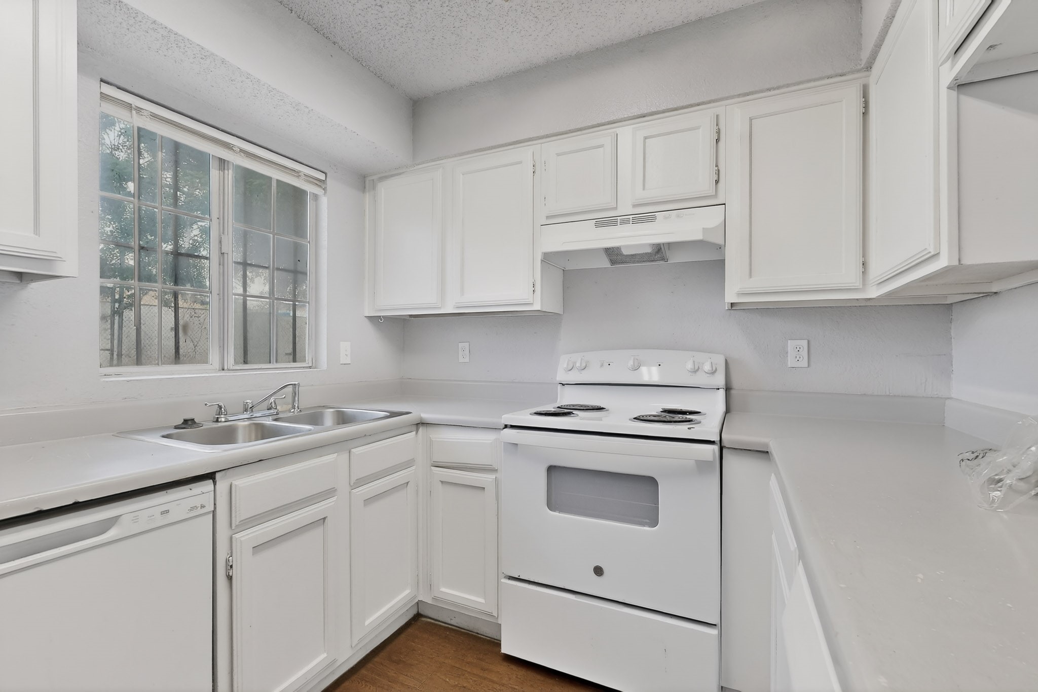 9467 Olde Towne Row Dallas TX 75227
