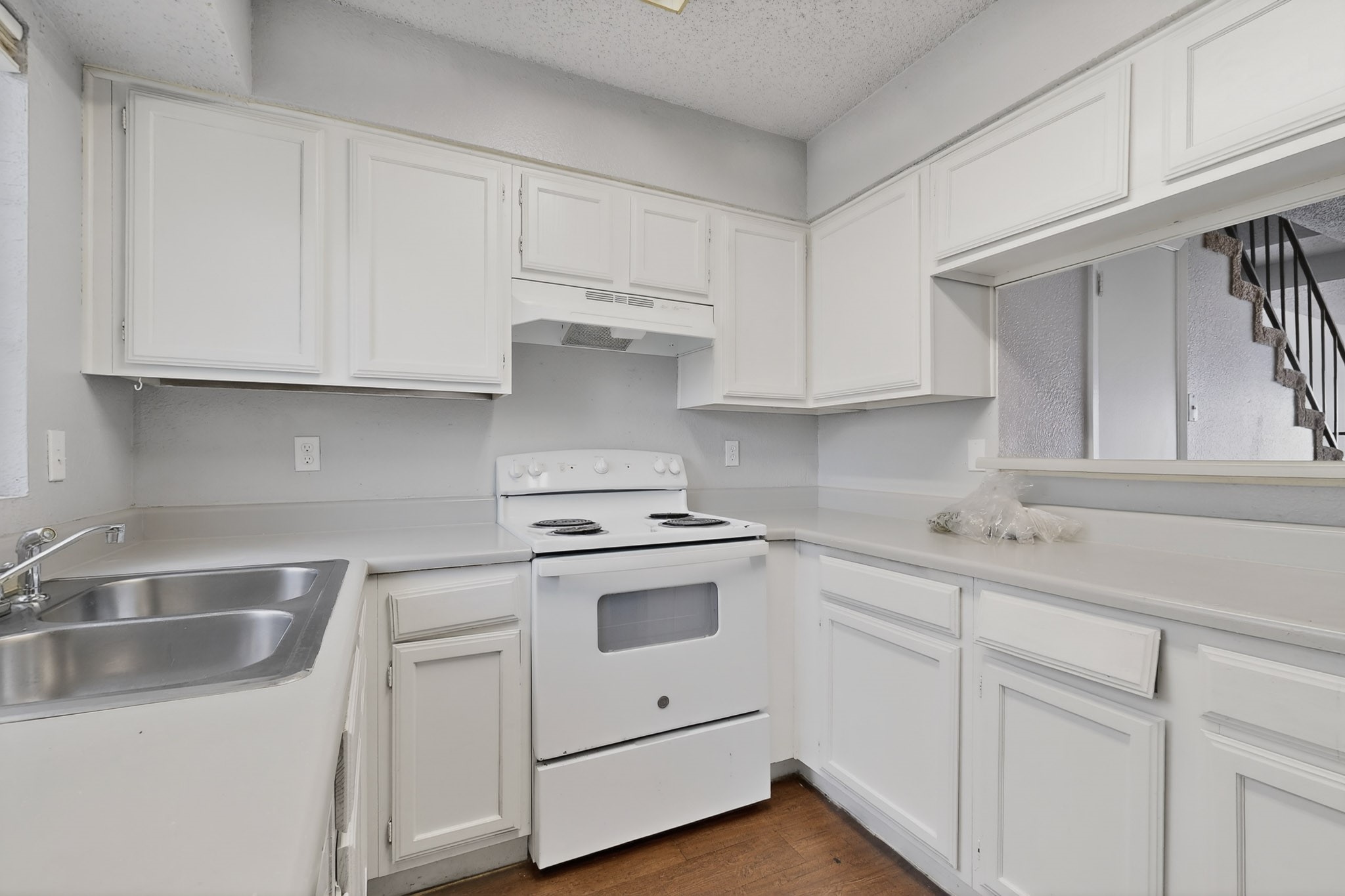 9467 Olde Towne Row Dallas TX 75227