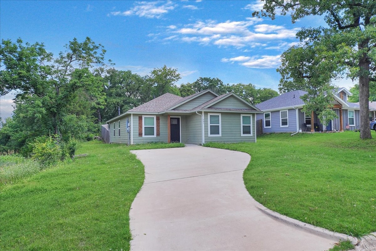 501 E Day Street Denison TX 75021