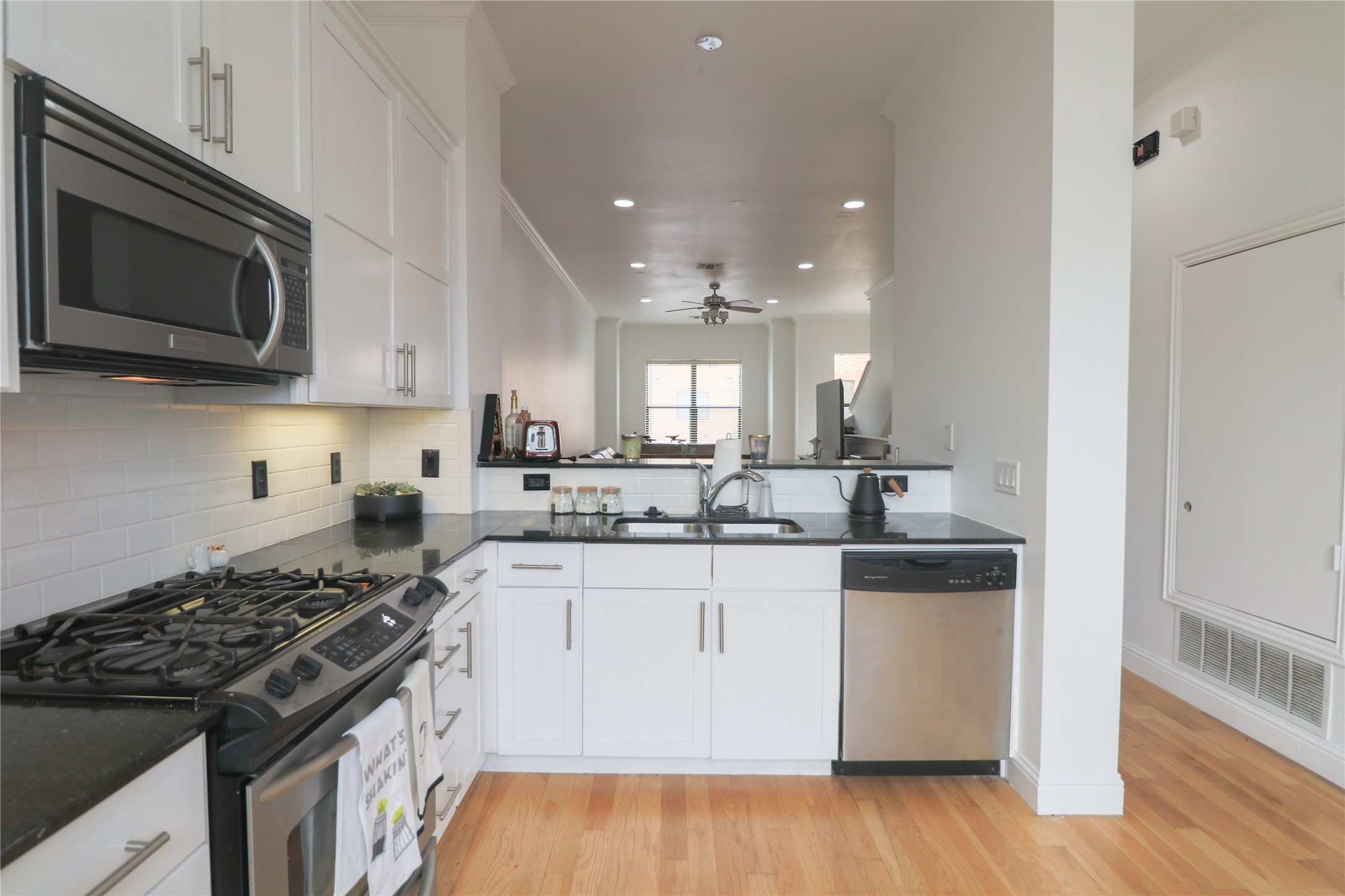 708 Skyline Bluff Court Fort Worth TX 76102