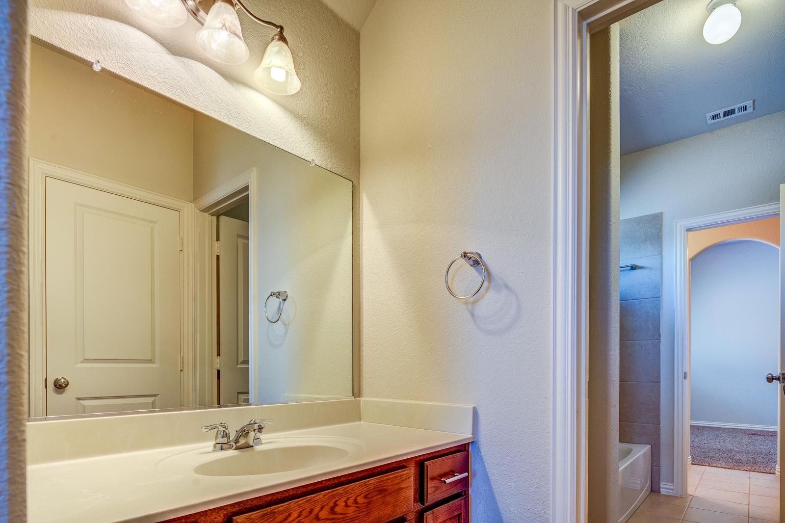 10841 Leesa Drive Mckinney TX 75072