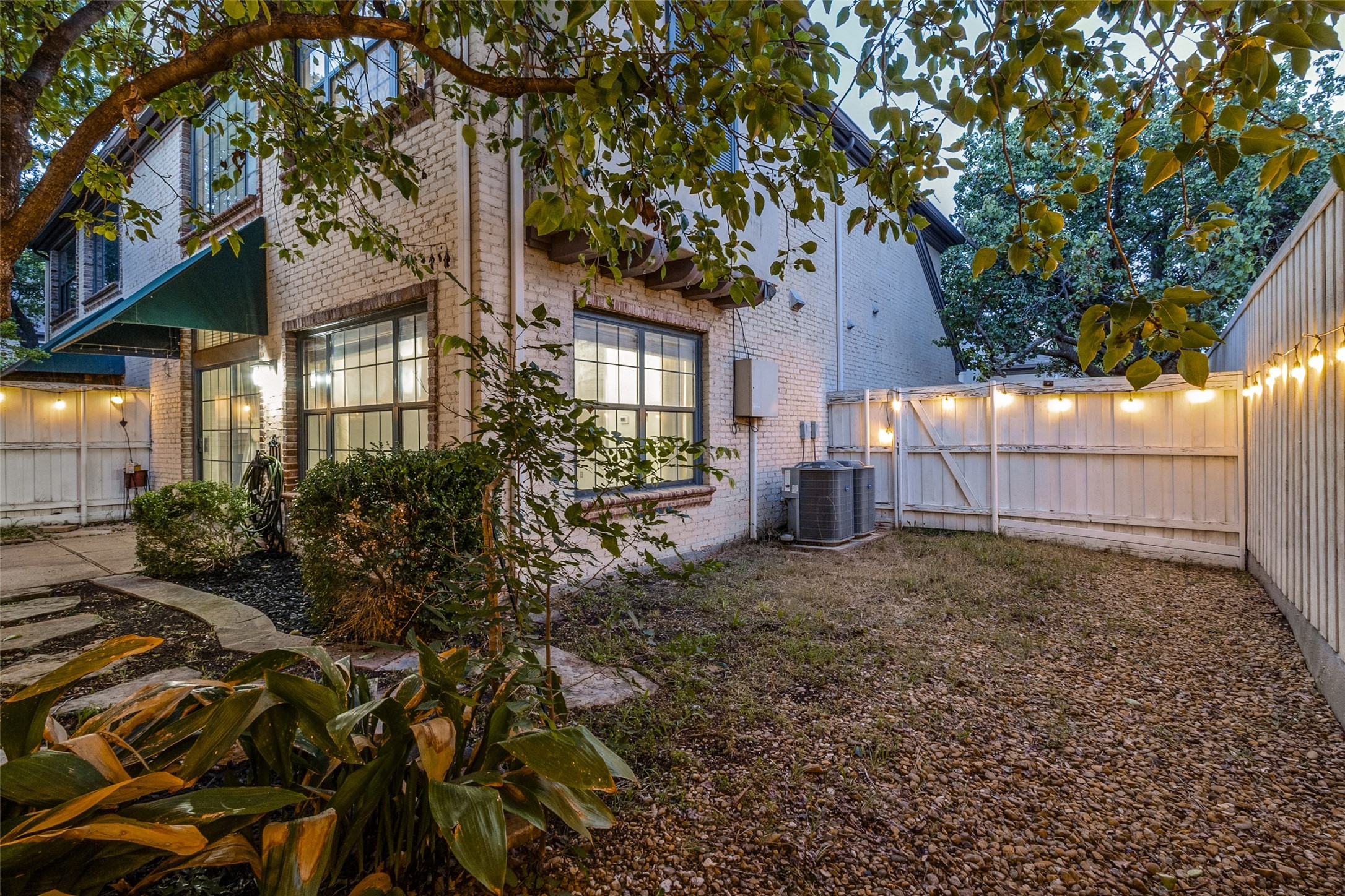 5950 Lindenshire Dallas TX 75230