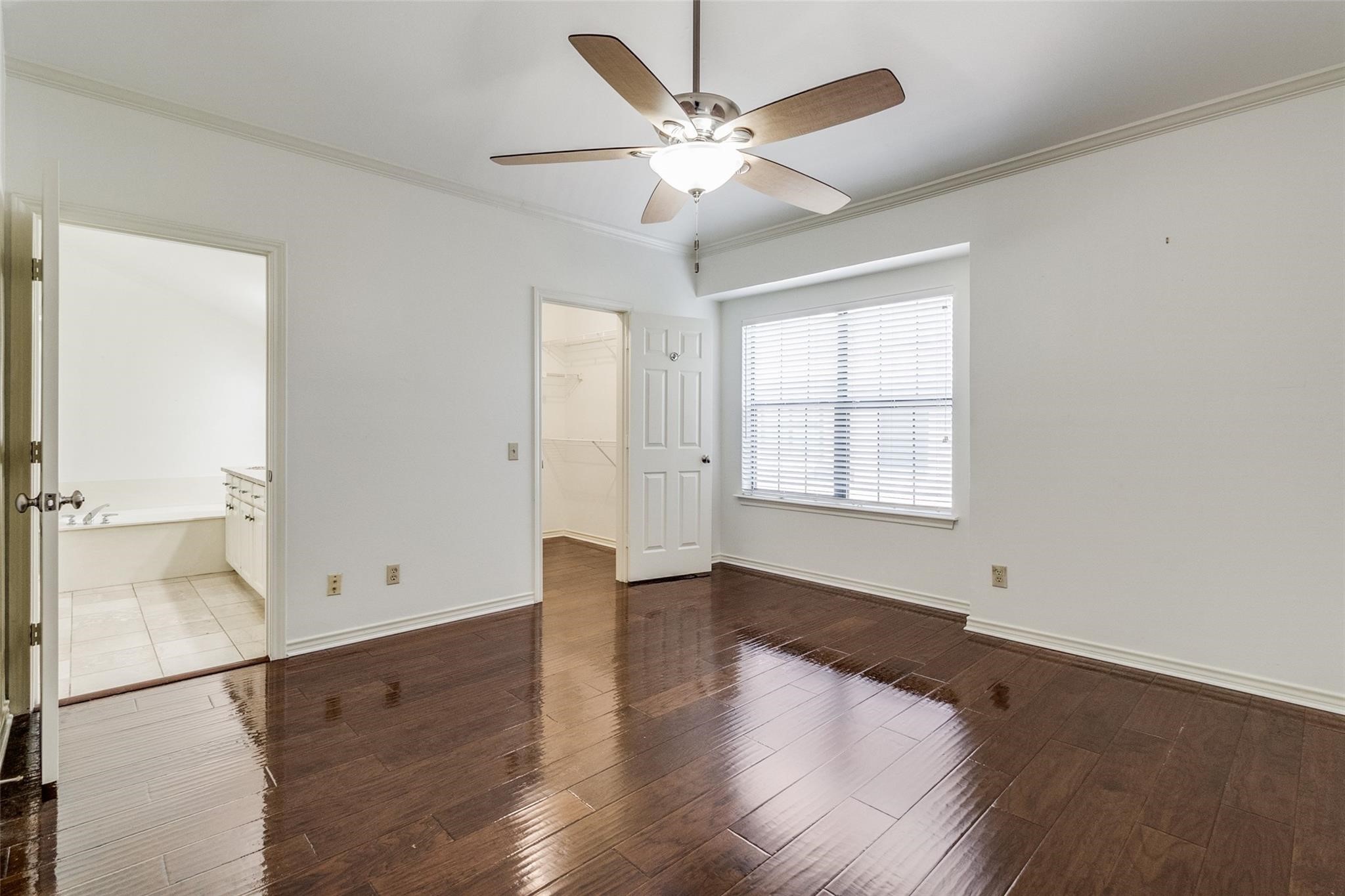 5950 Lindenshire Dallas TX 75230
