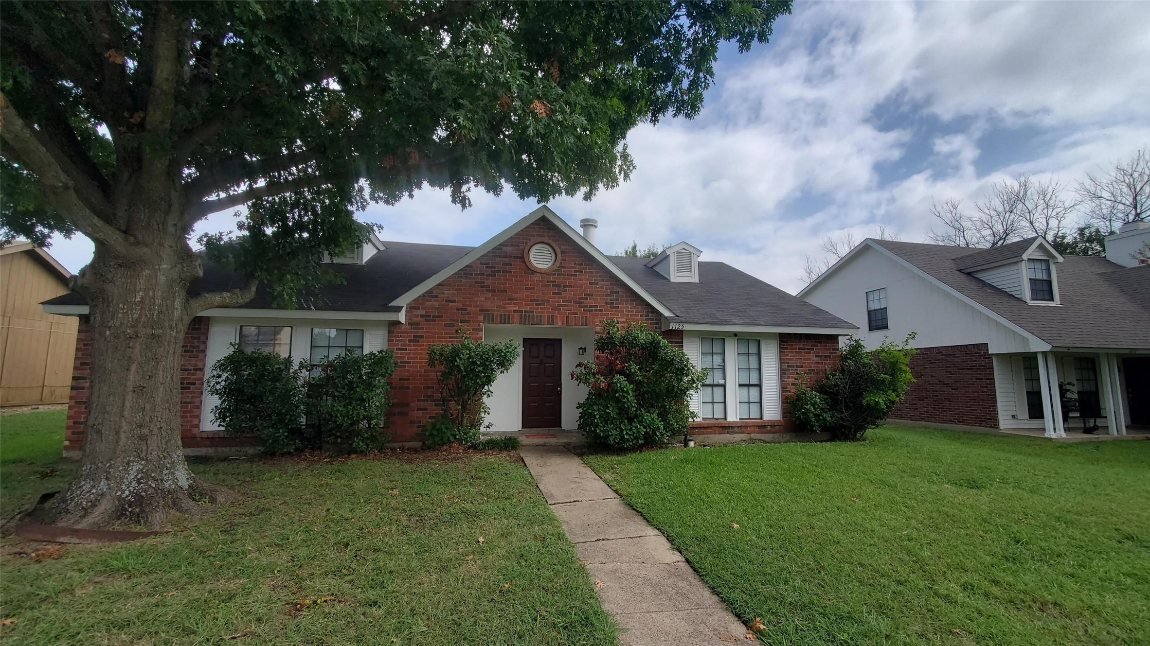 1125 Greenbriar Lane Lancaster TX 75146