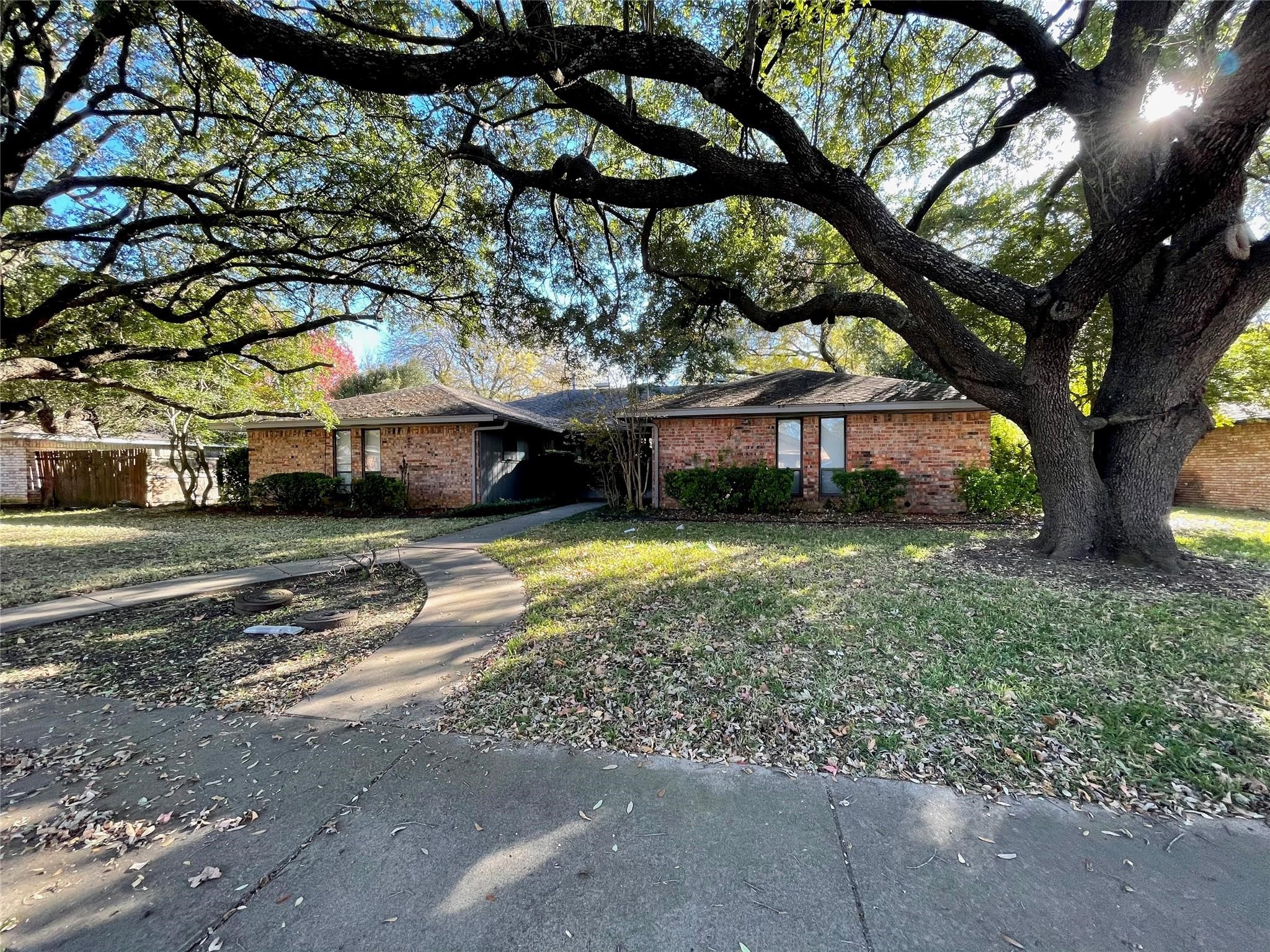120 Shadybrook Drive Desoto TX 75115