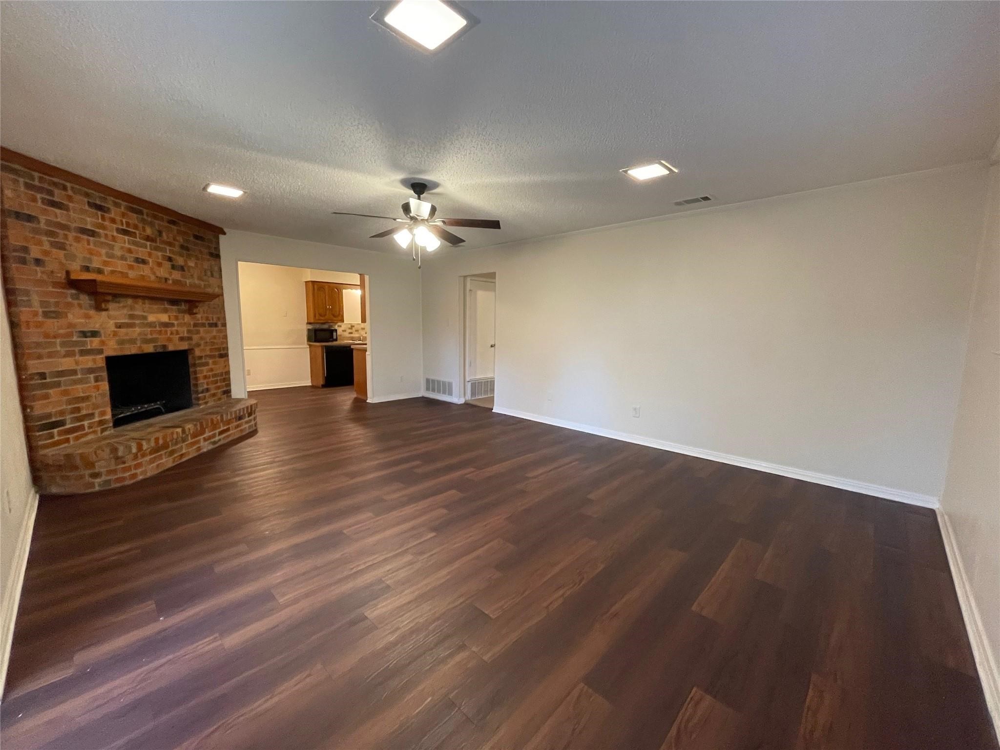 120 Shadybrook Drive Desoto TX 75115