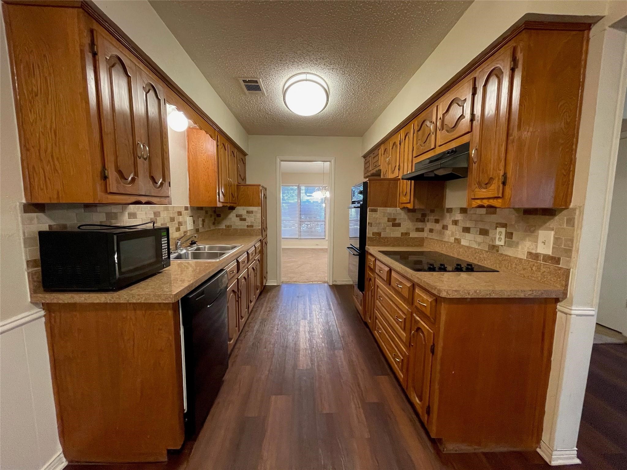 120 Shadybrook Drive Desoto TX 75115