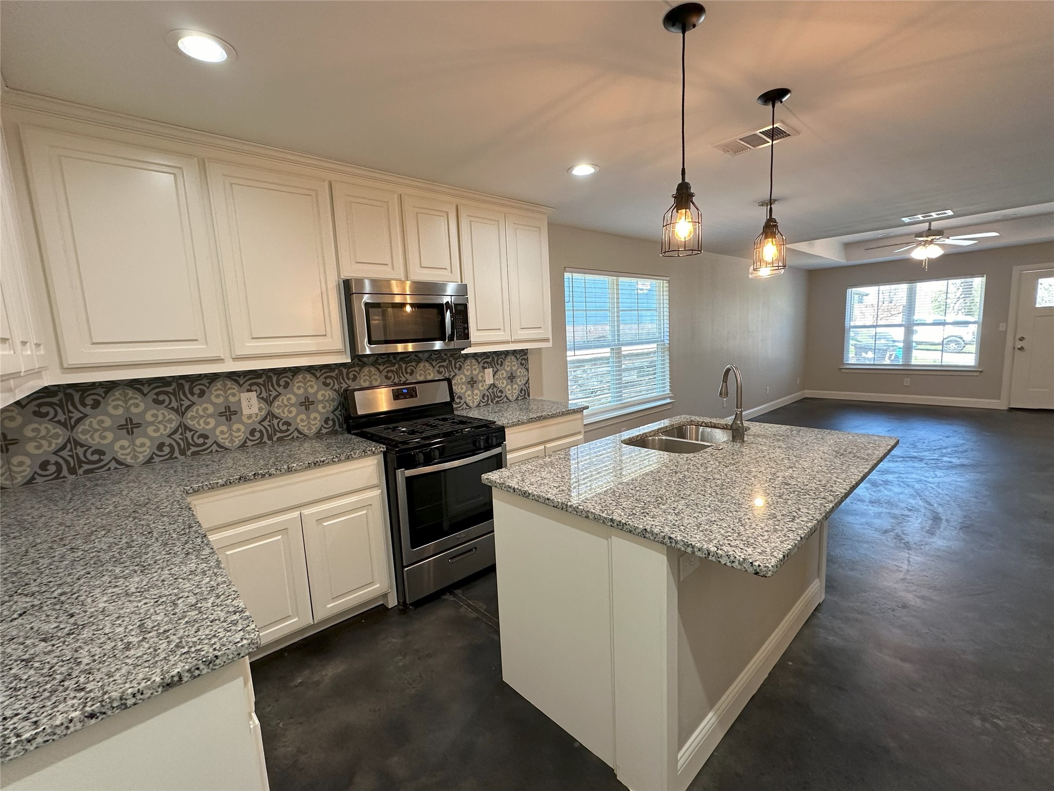 428 E Nelson Street Denison TX 75021