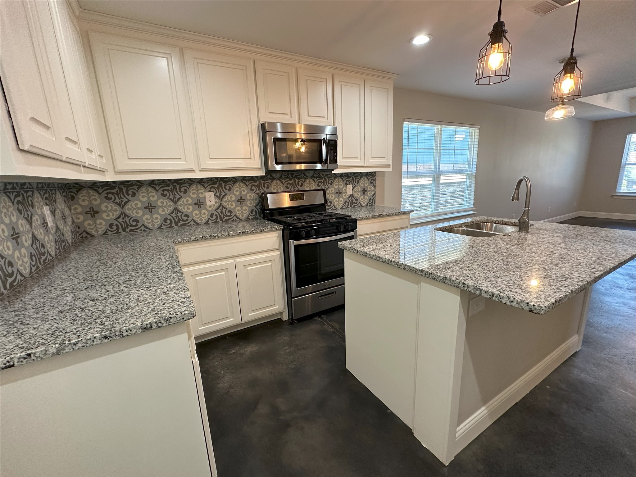 428 E Nelson Street Denison TX 75021