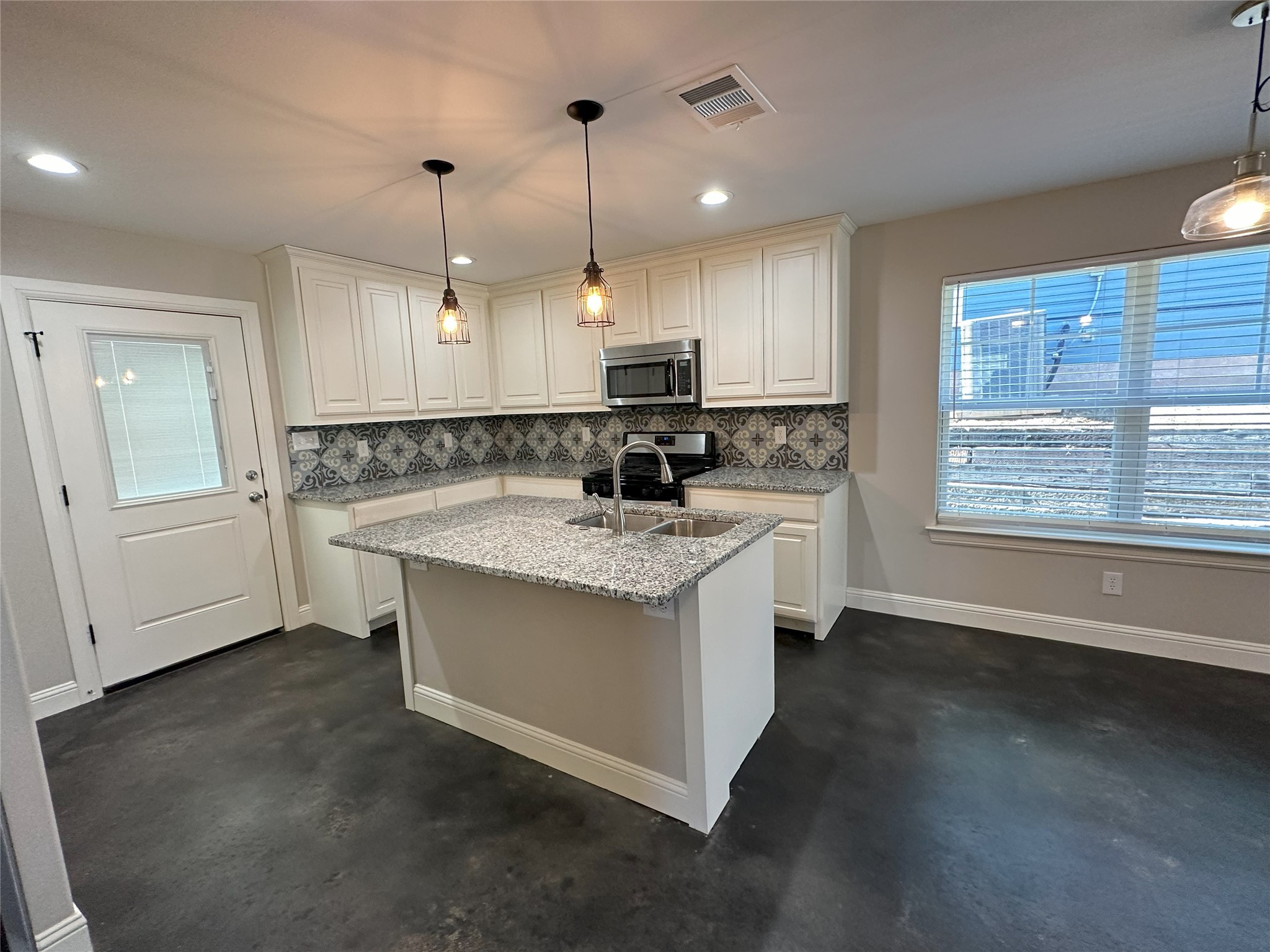 428 E Nelson Street Denison TX 75021