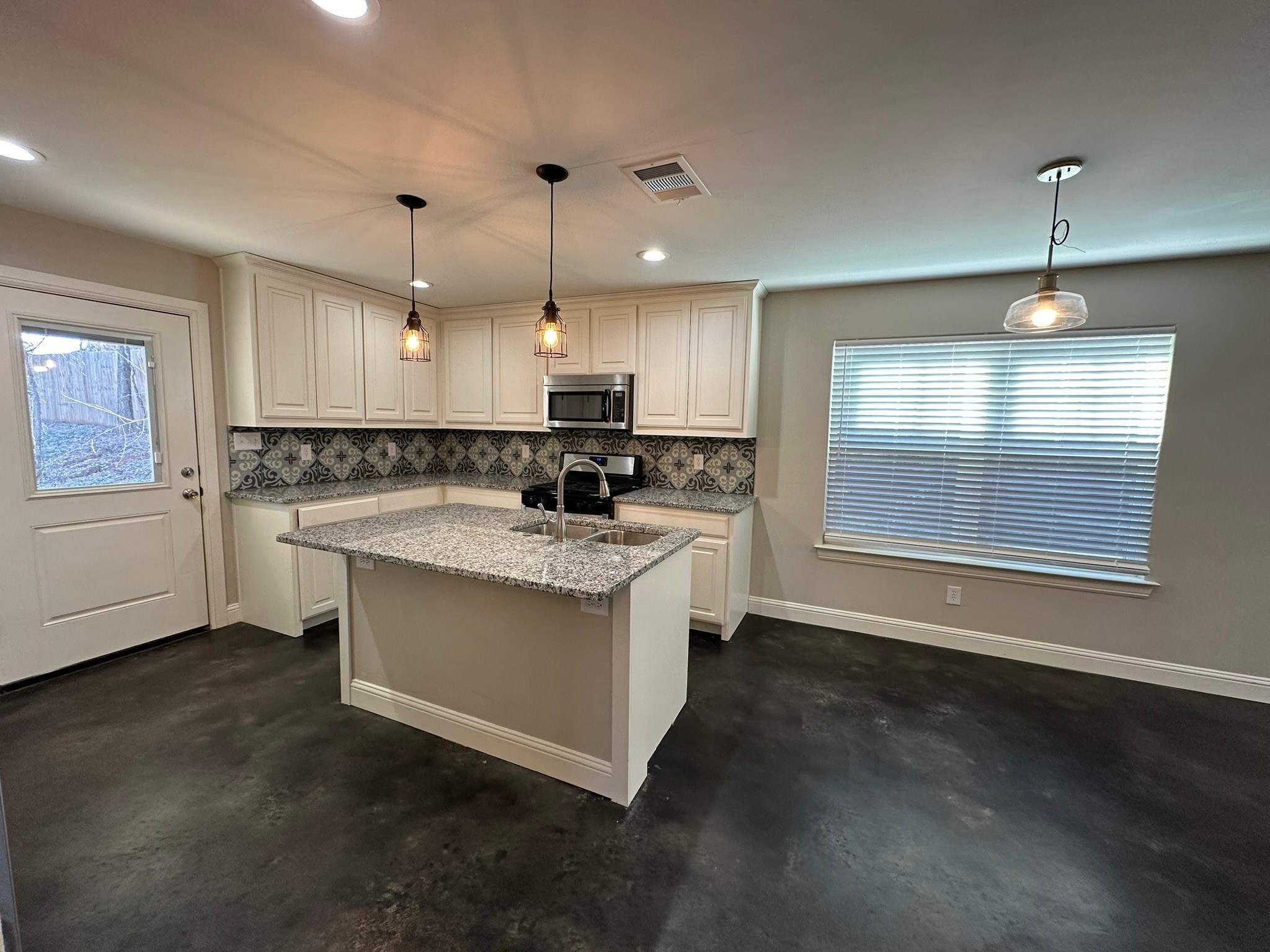 428 E Nelson Street Denison TX 75021