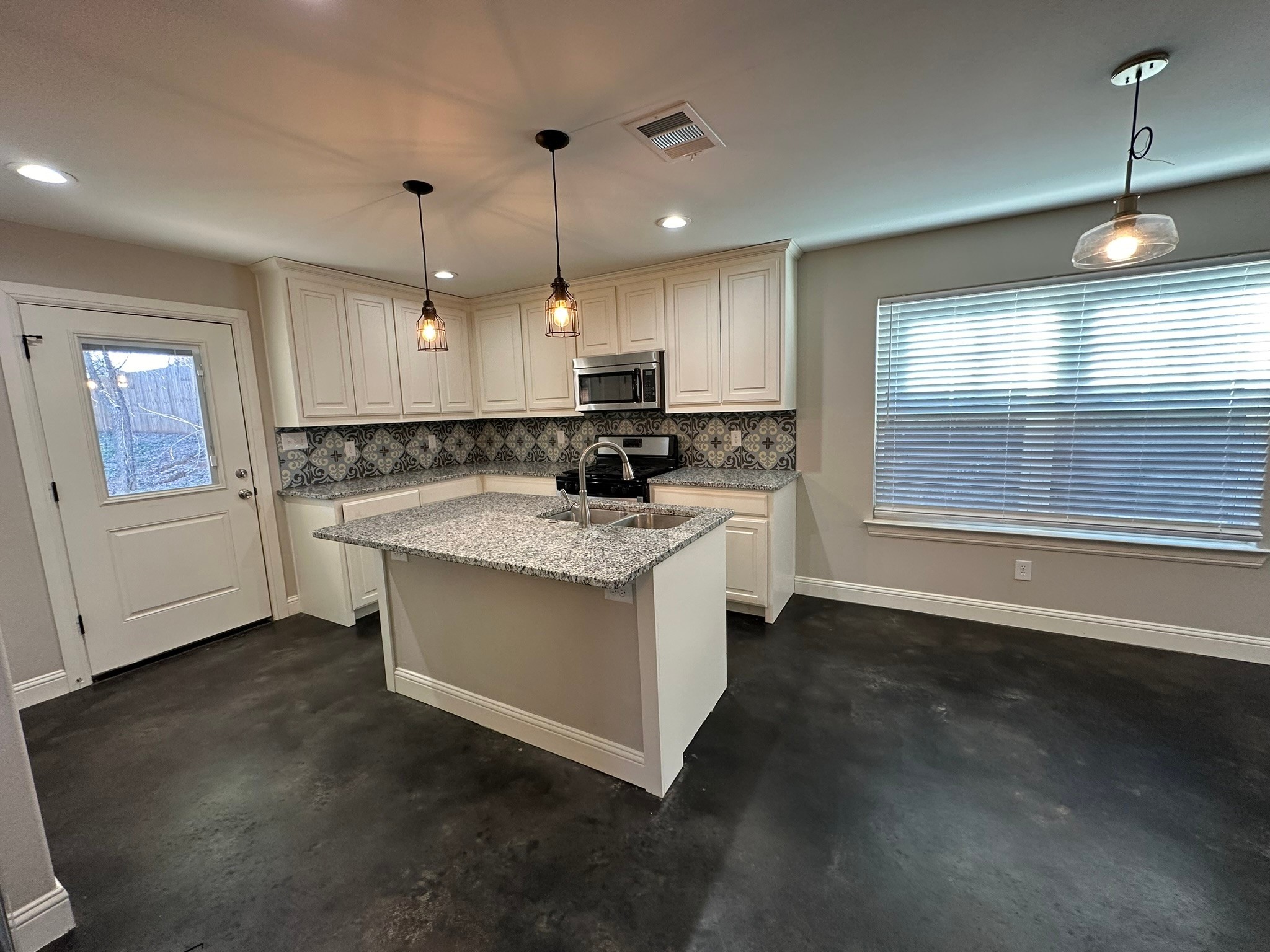 428 E Nelson Street Denison TX 75021