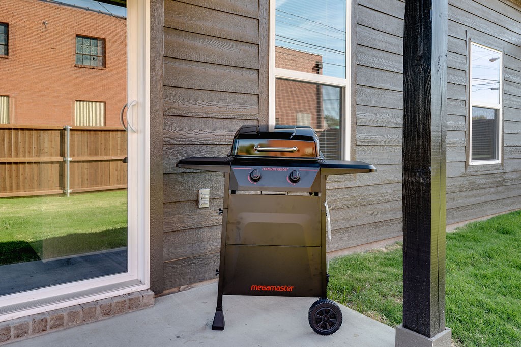 3020 Henry Greenville TX 75401