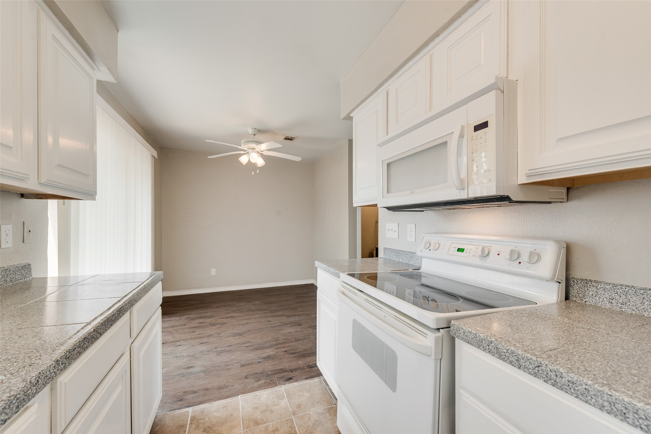 1013 Parkway Terrace Cedar Hill TX 75104