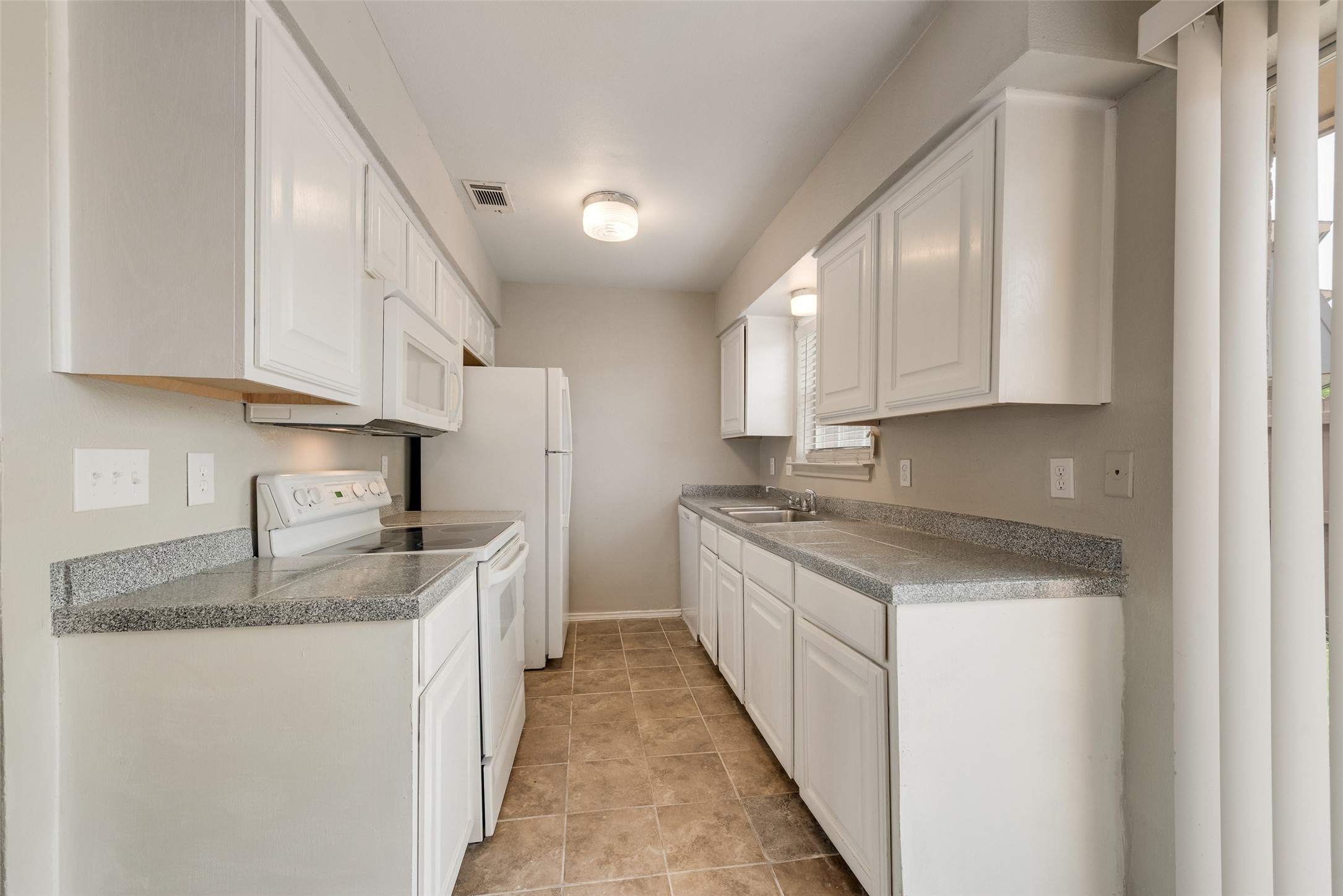 1013 Parkway Terrace Cedar Hill TX 75104