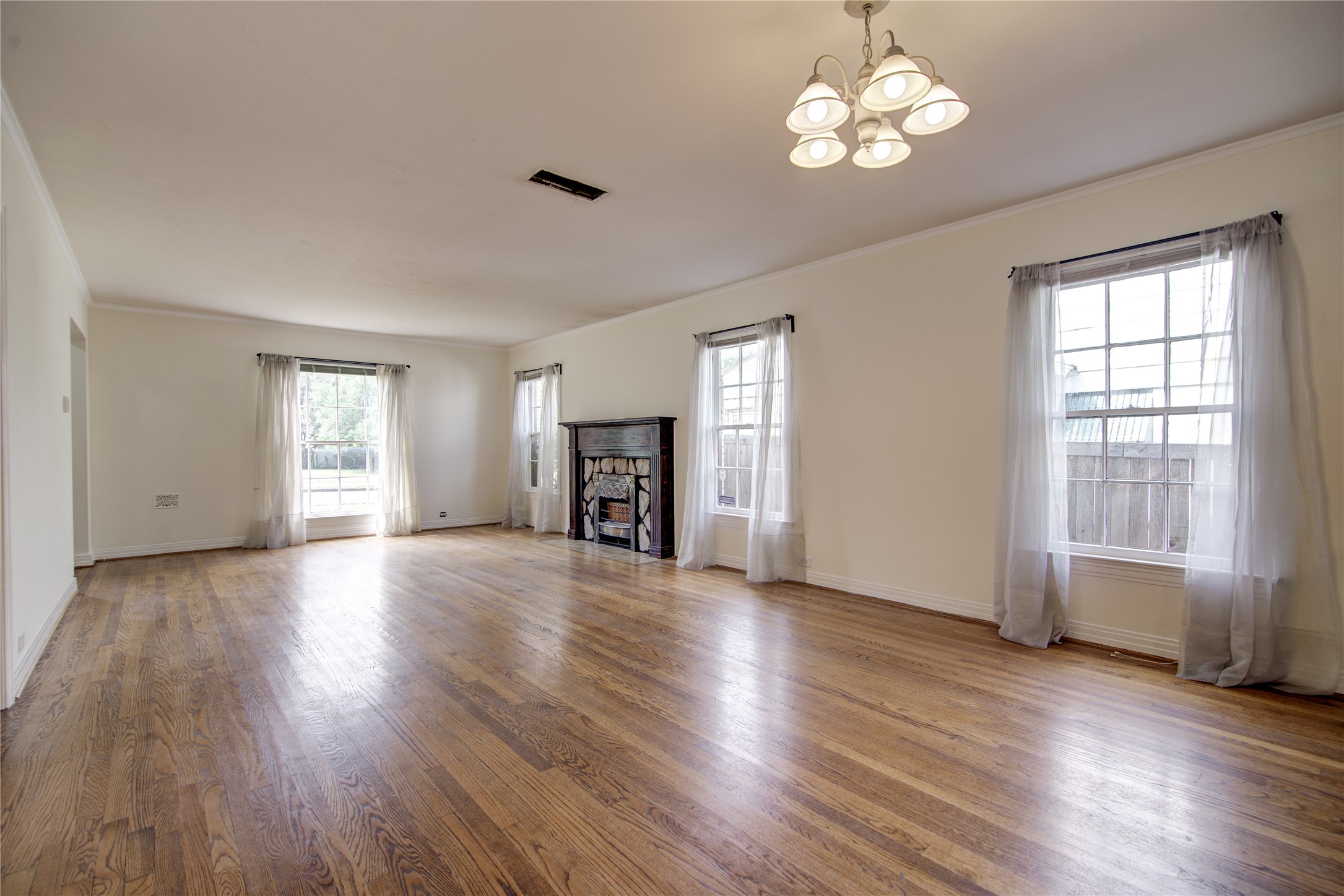 5419 Longview Street Dallas TX 75206