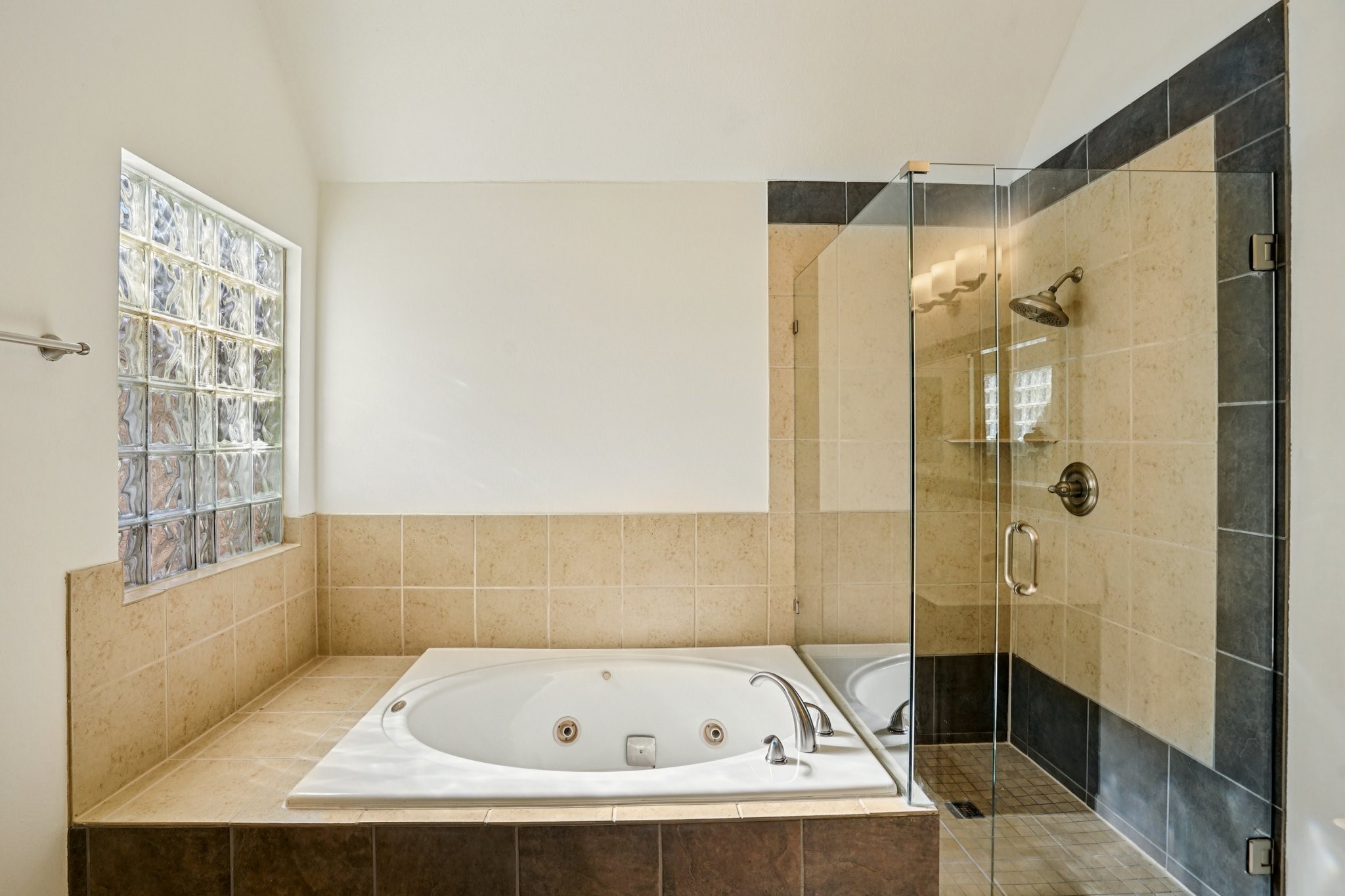 401 Dakota Trail Irving TX 75063