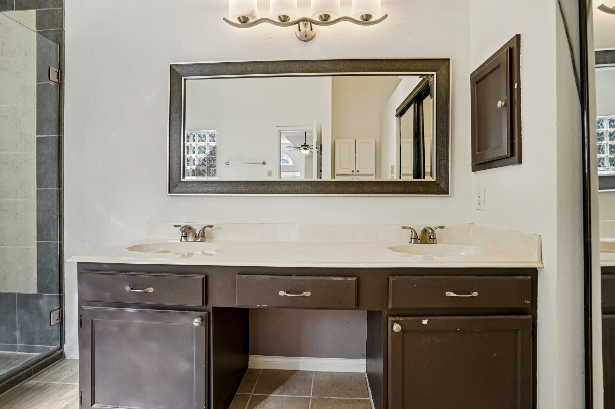 401 Dakota Trail Irving TX 75063