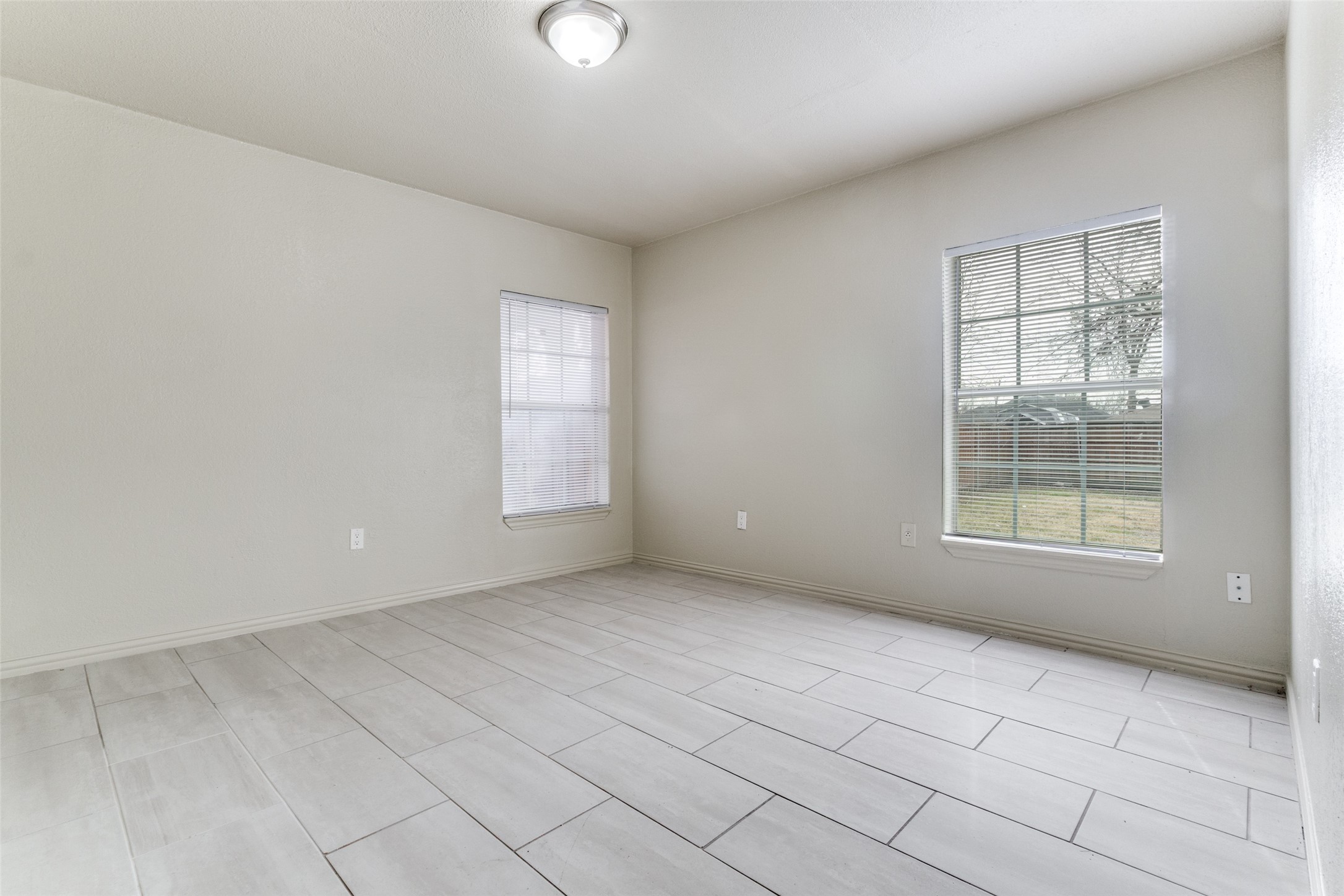 7909 Wanebe Drive Dallas TX 75235