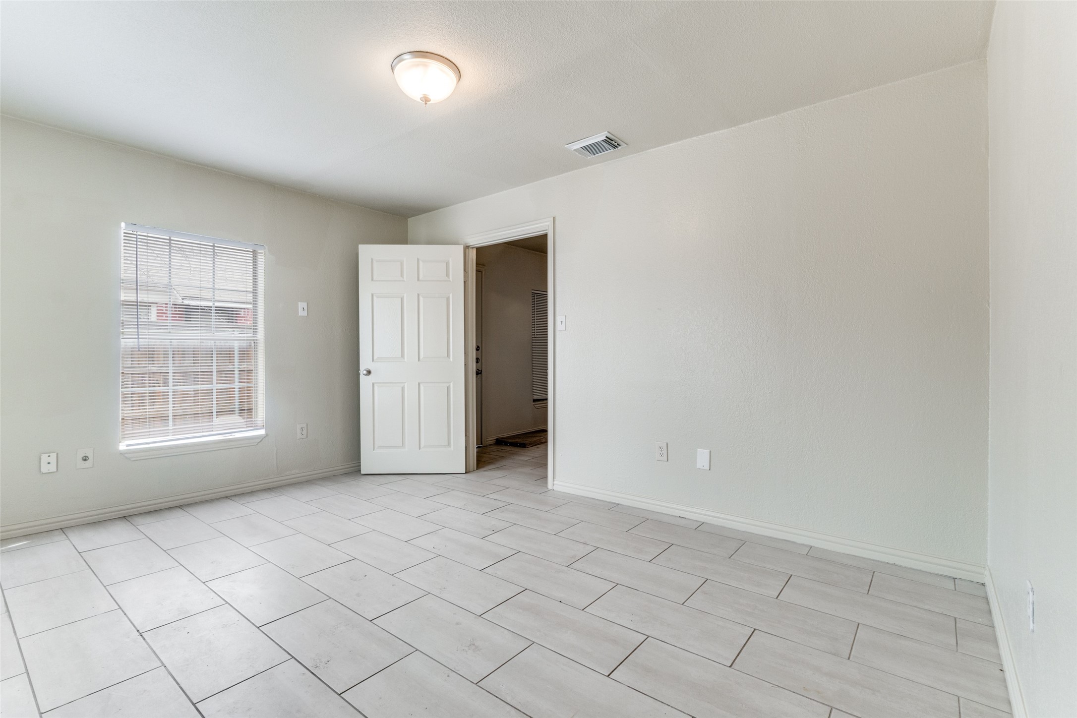7909 Wanebe Drive Dallas TX 75235
