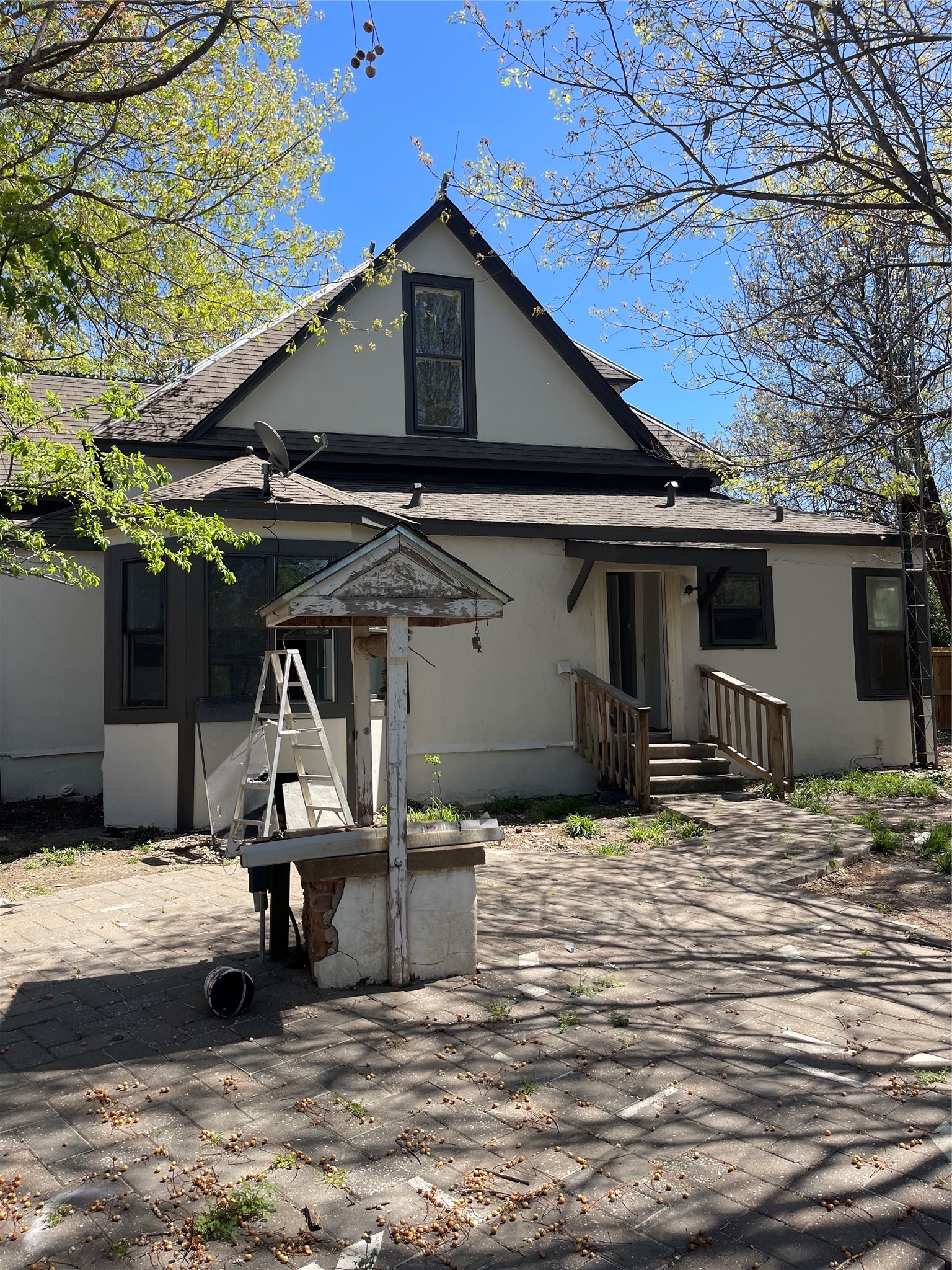 402 S Pearl Street Trenton TX 75490