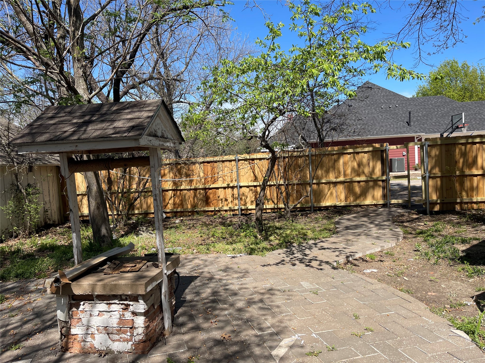 402 S Pearl Street Trenton TX 75490