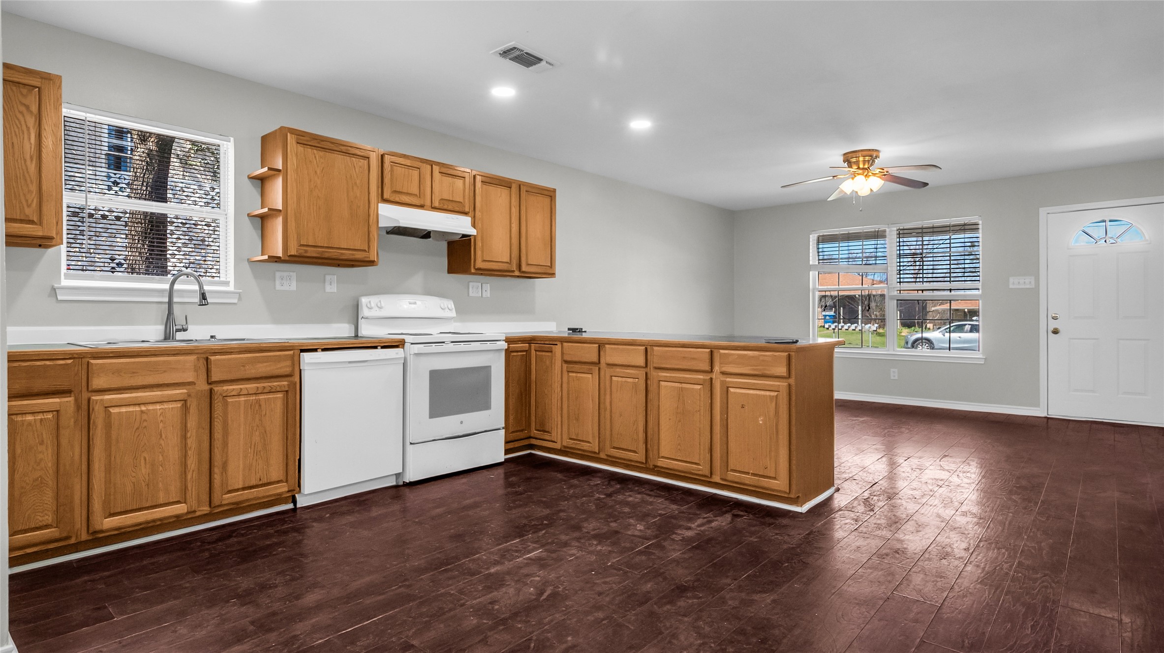 1602 W Elm Street Denison TX 75020