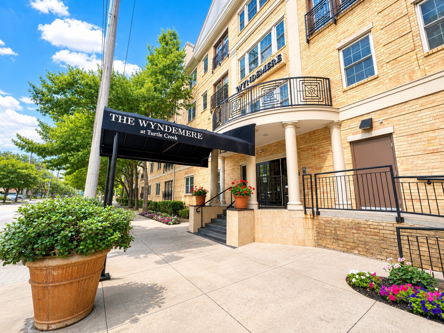 3400 Welborn Street Dallas TX 75219