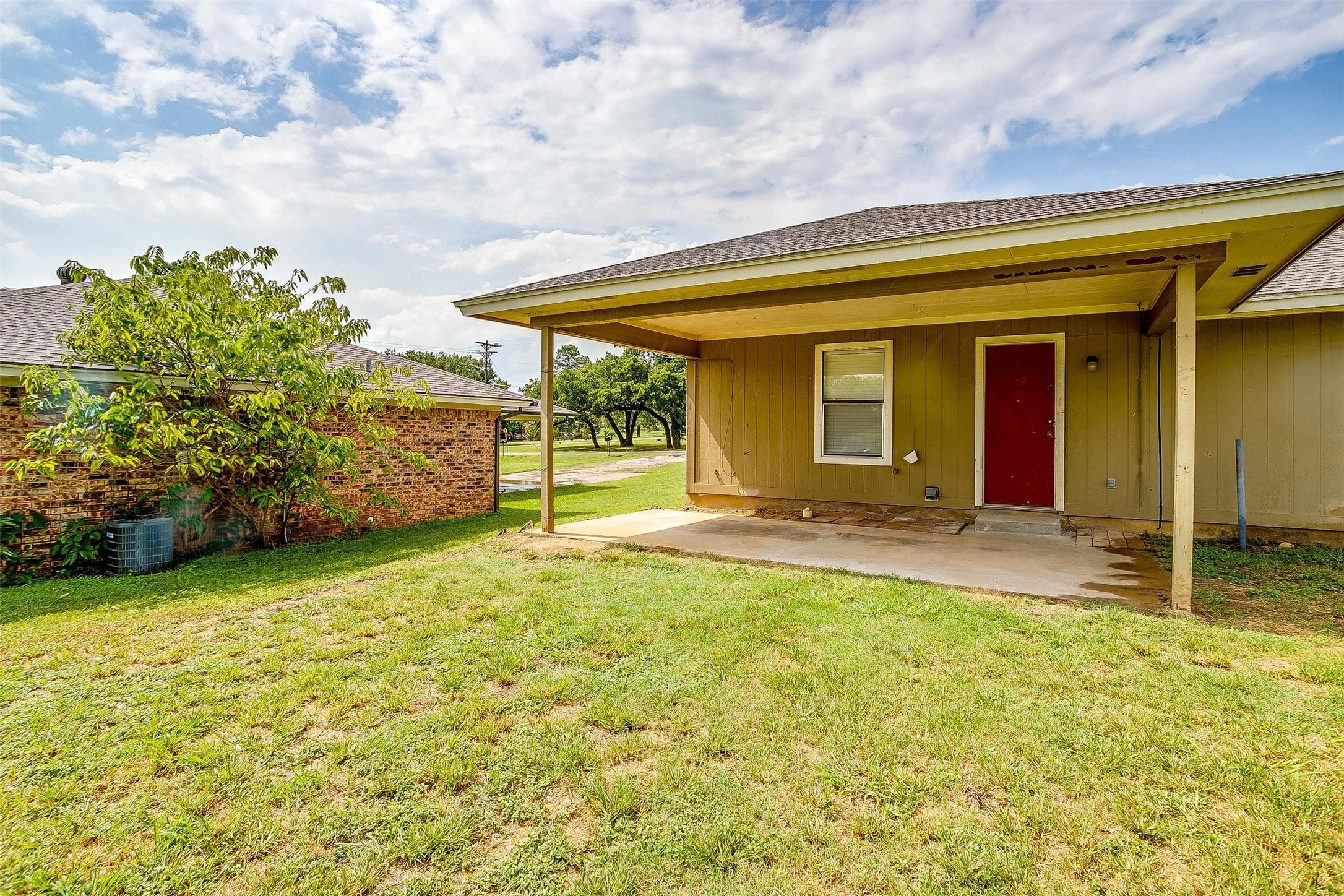 1009 W 4th Street Keene TX 76059