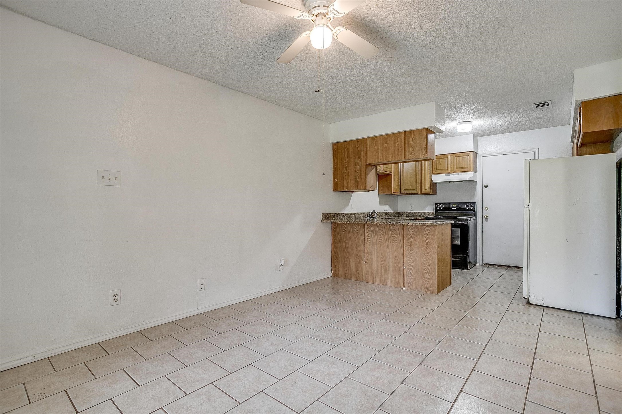 1009 W 4th Street Keene TX 76059