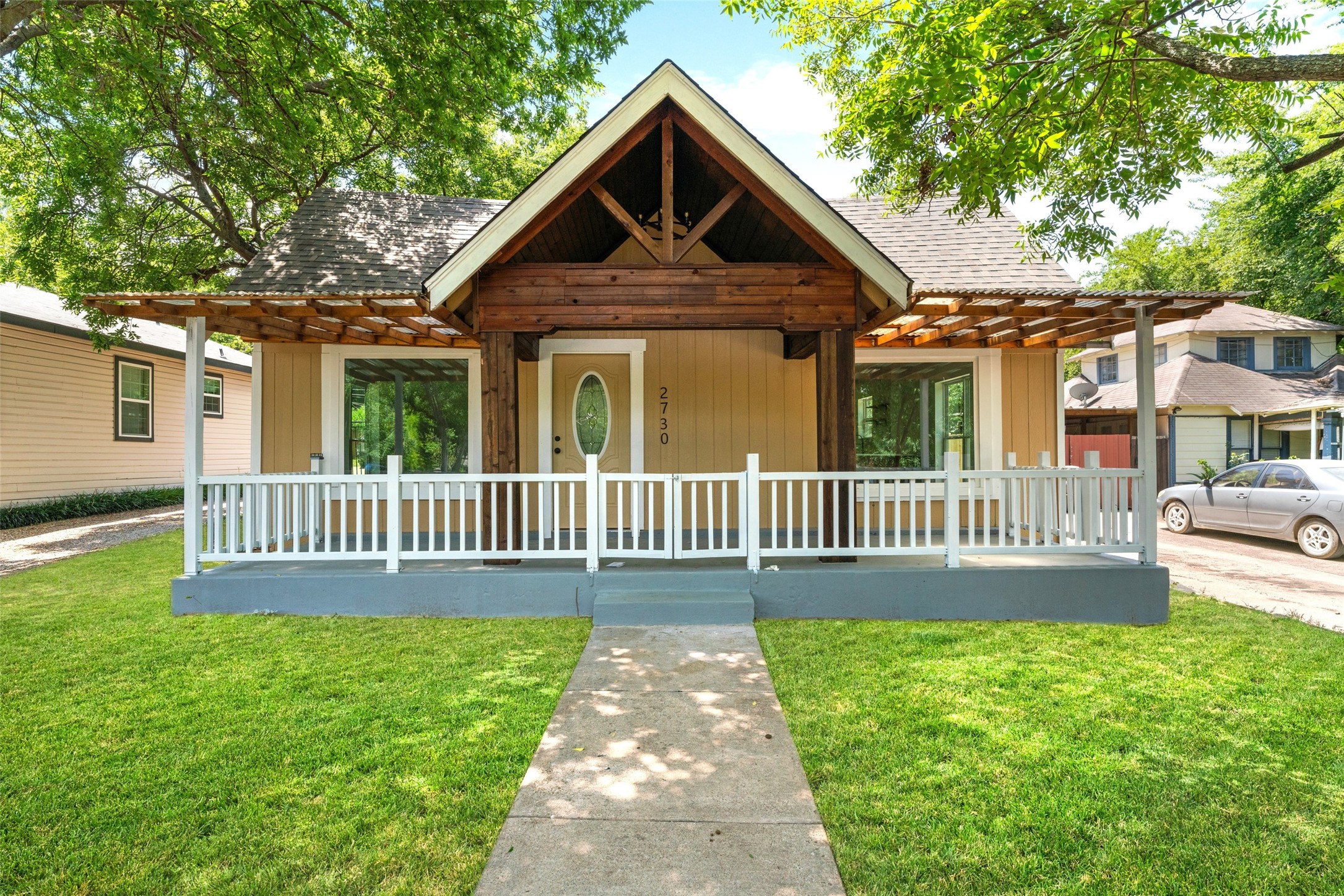2730 Gladstone Drive Dallas TX 75211
