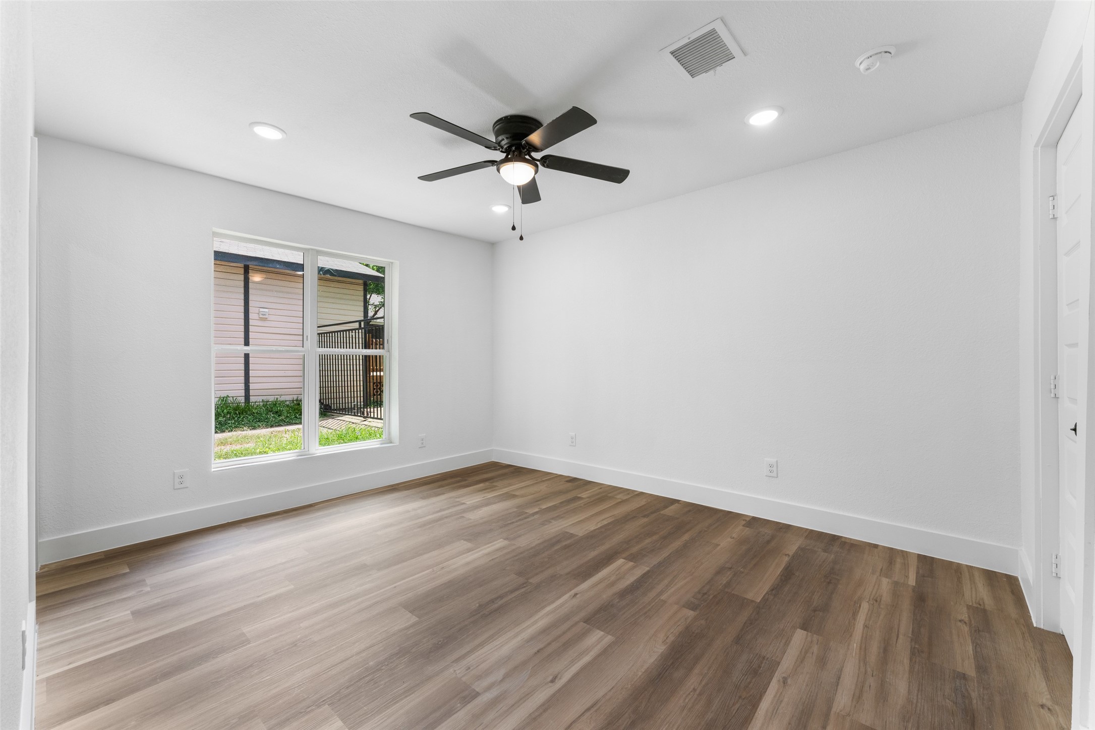 2730 Gladstone Drive Dallas TX 75211