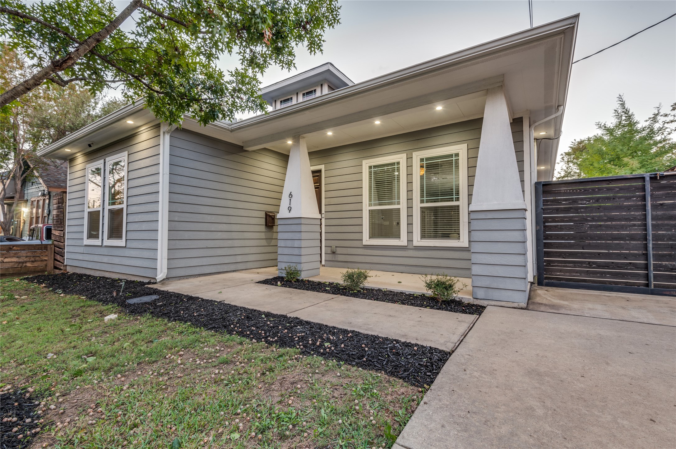 619 Buckalew Street Dallas TX 75208