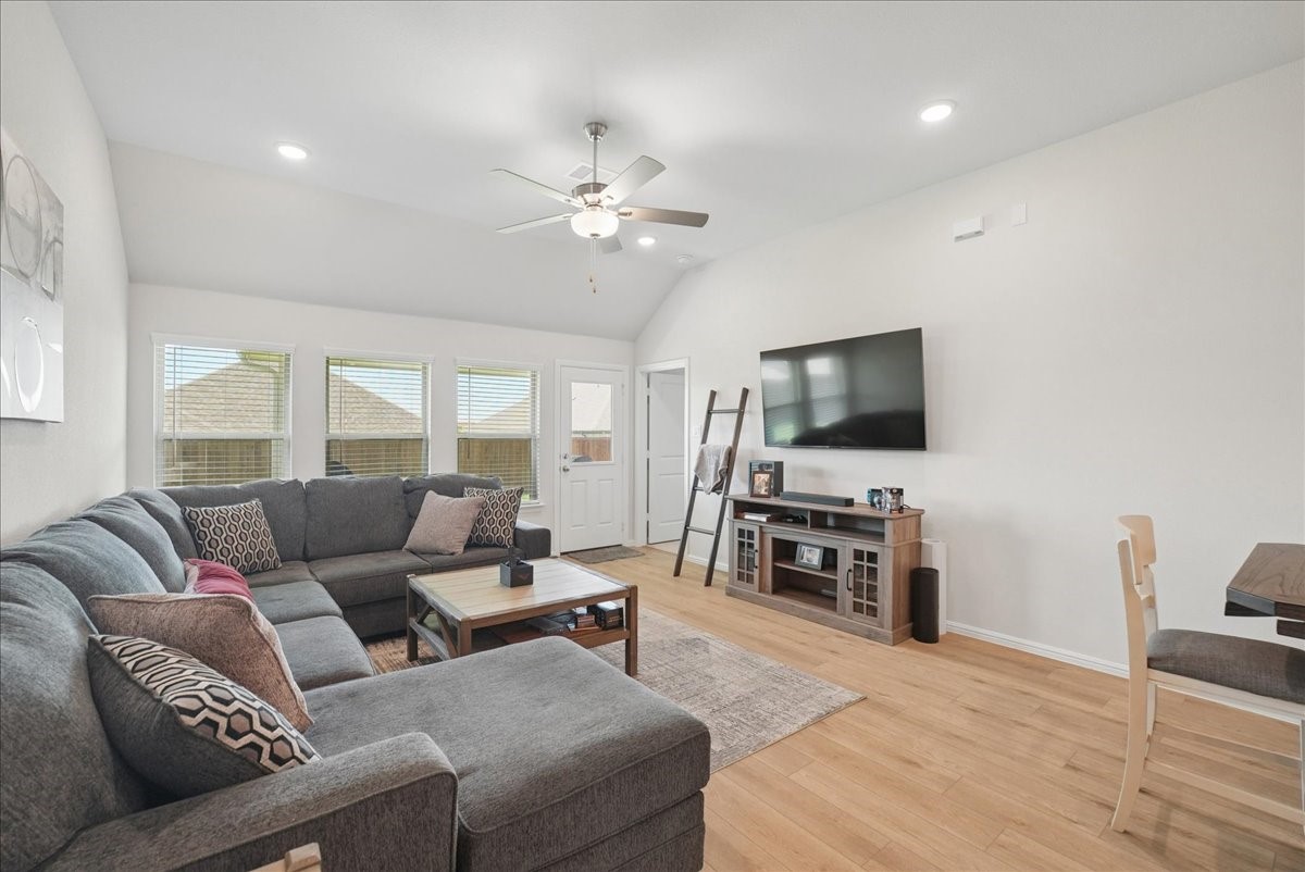 1004 Pineview Lane Crowley TX 76036
